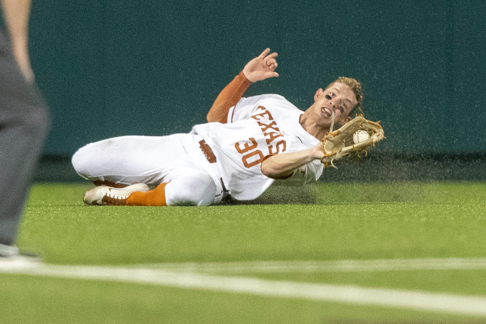 NCAA baseball: See Texas vs. South Florida Game 1 highlights