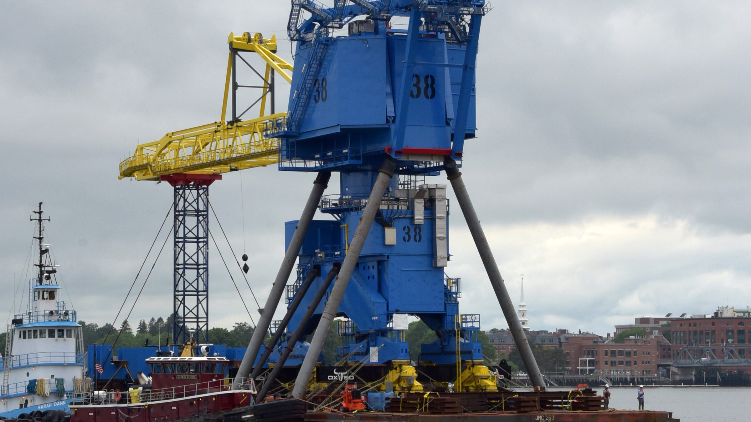 Blig the crane made in Manitowoc, arrives to U.S. Navy