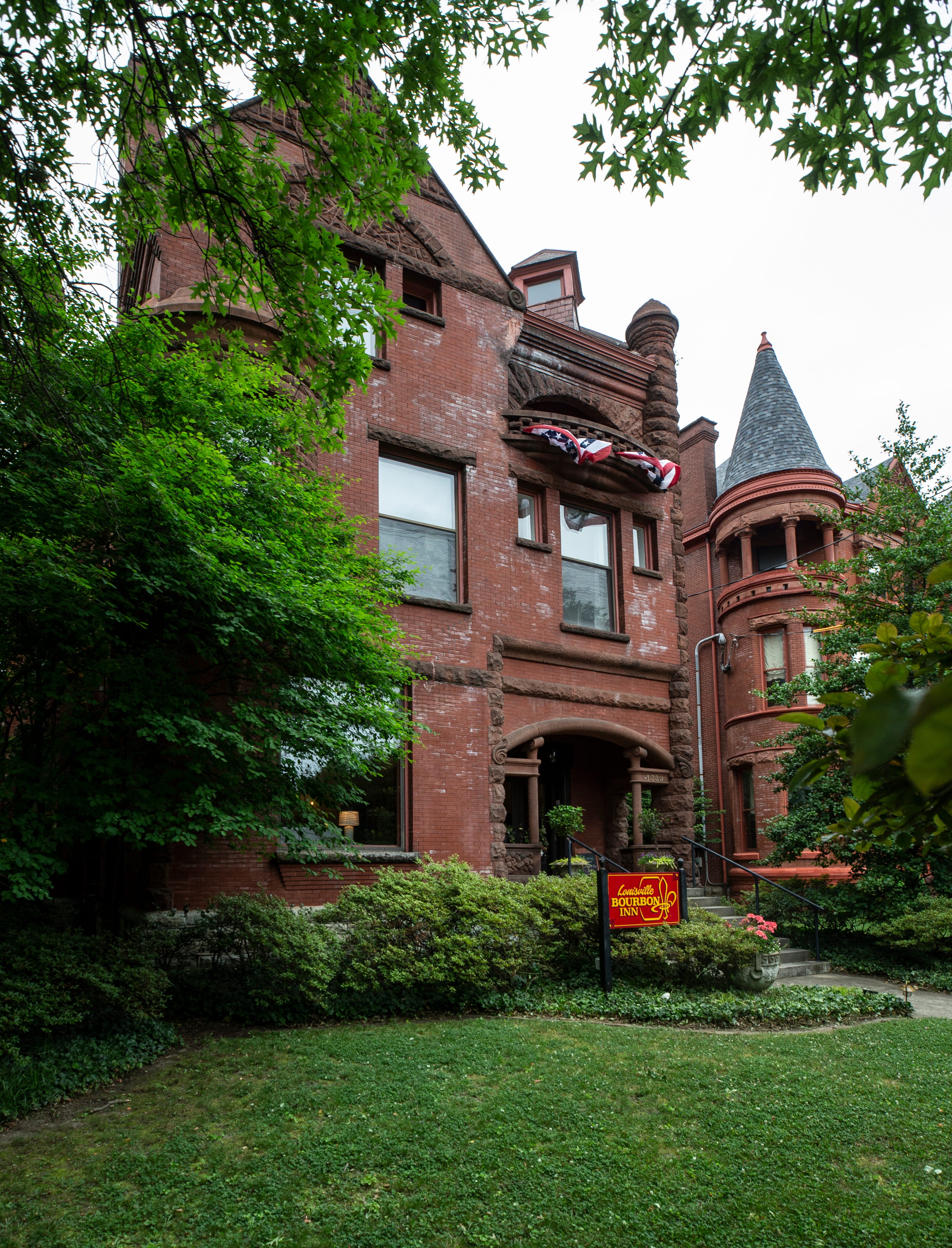 Tour The Louisville Bourbon Inn On The Old Louisville Mansions Tour