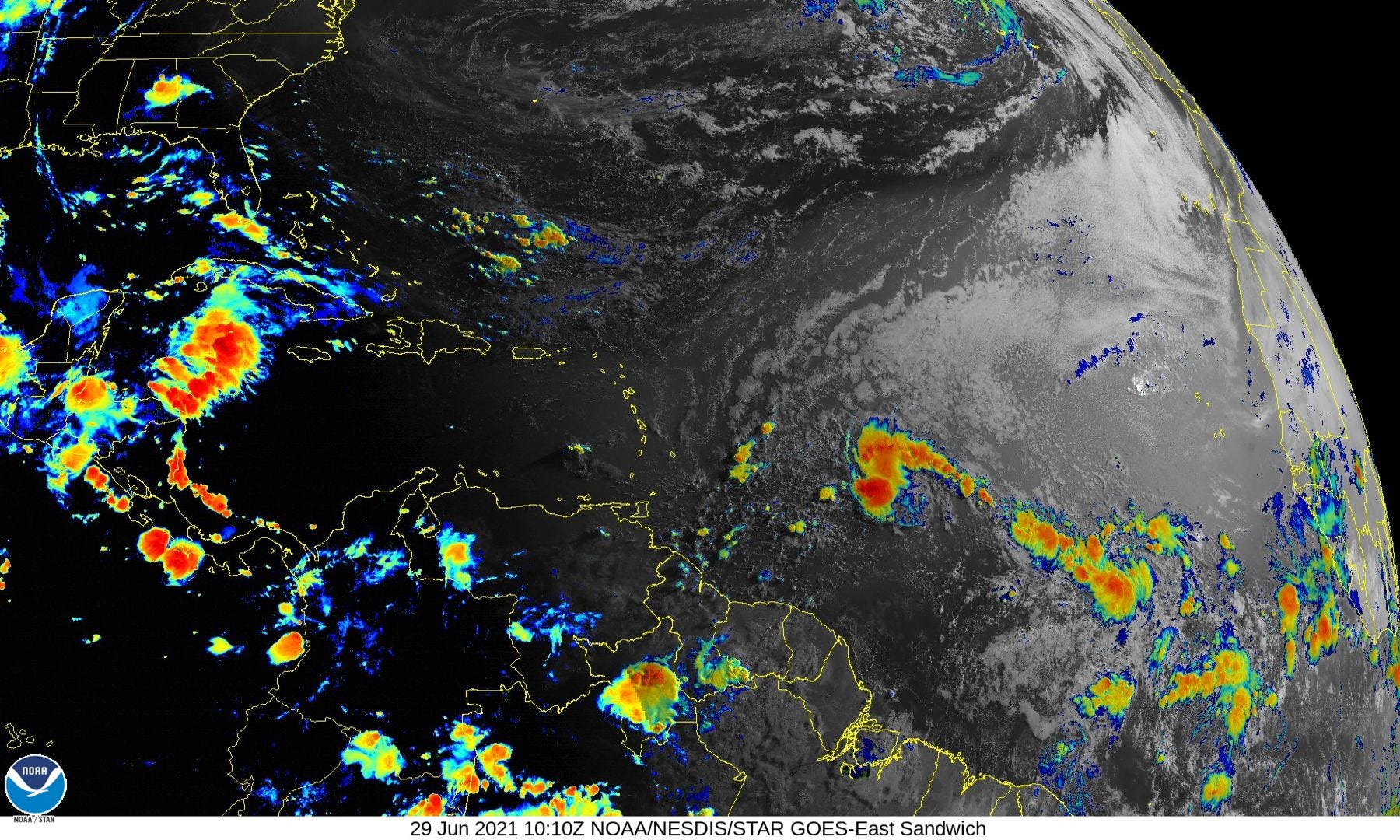 NHC tropical weather outlook shows 2 tropical waves in Atlantic