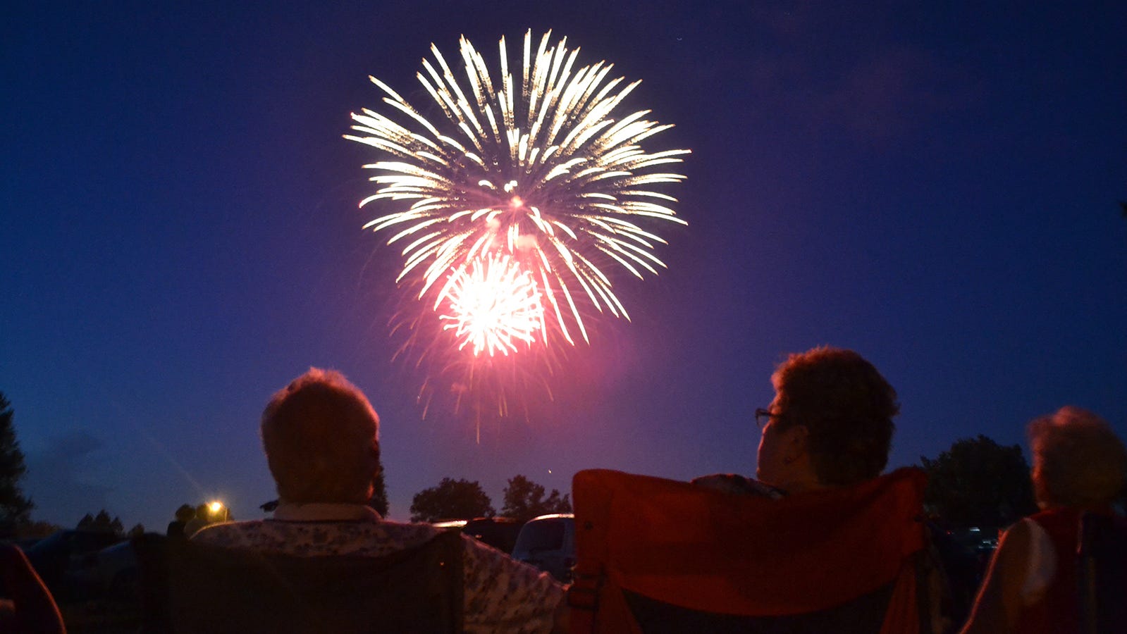 Fireworks displays in Martinsville, Mooresville and Spencer on 4th of