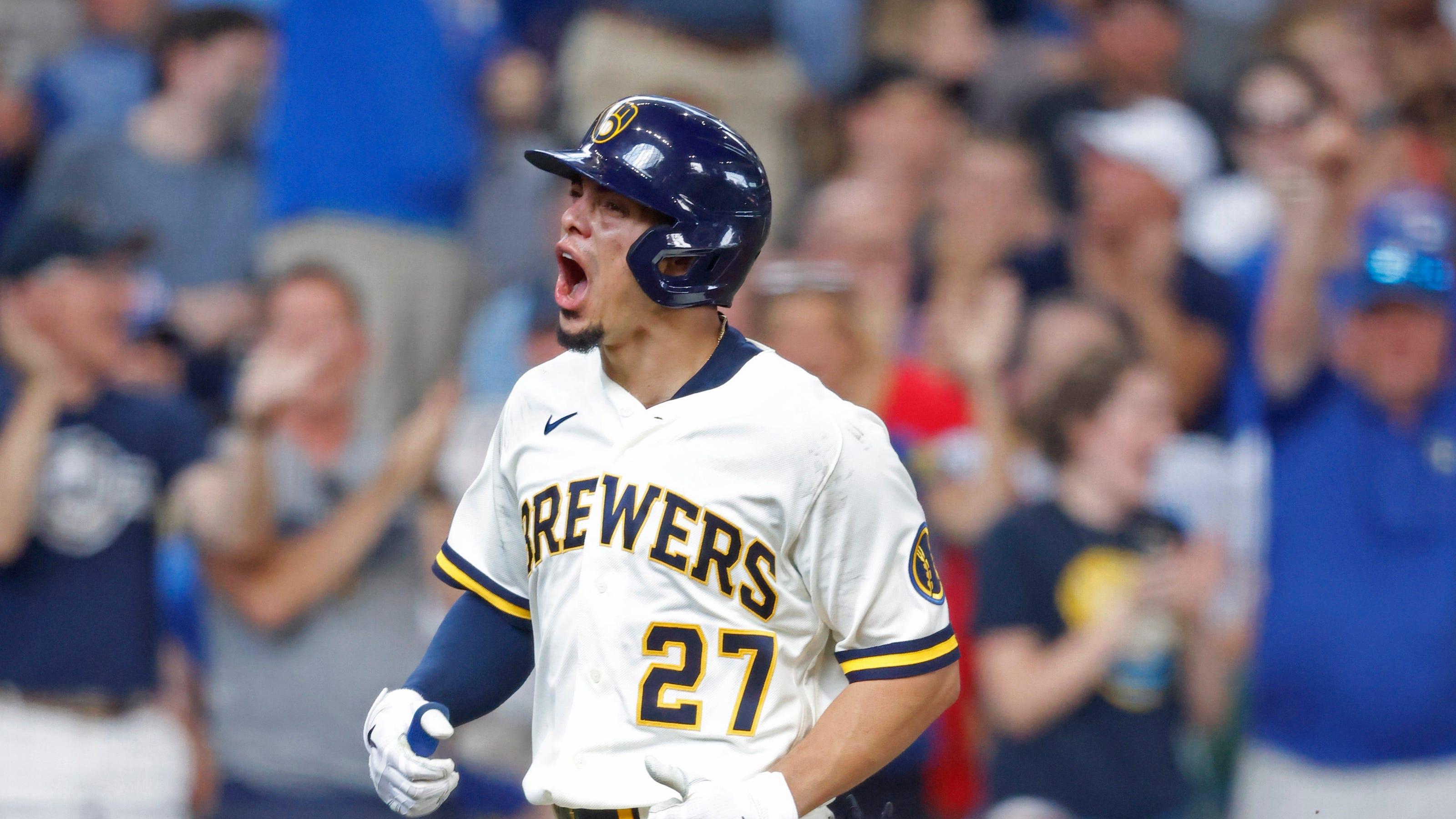 Milwaukee Brewers score 15 unanswered runs, roar back to sweep Cubs