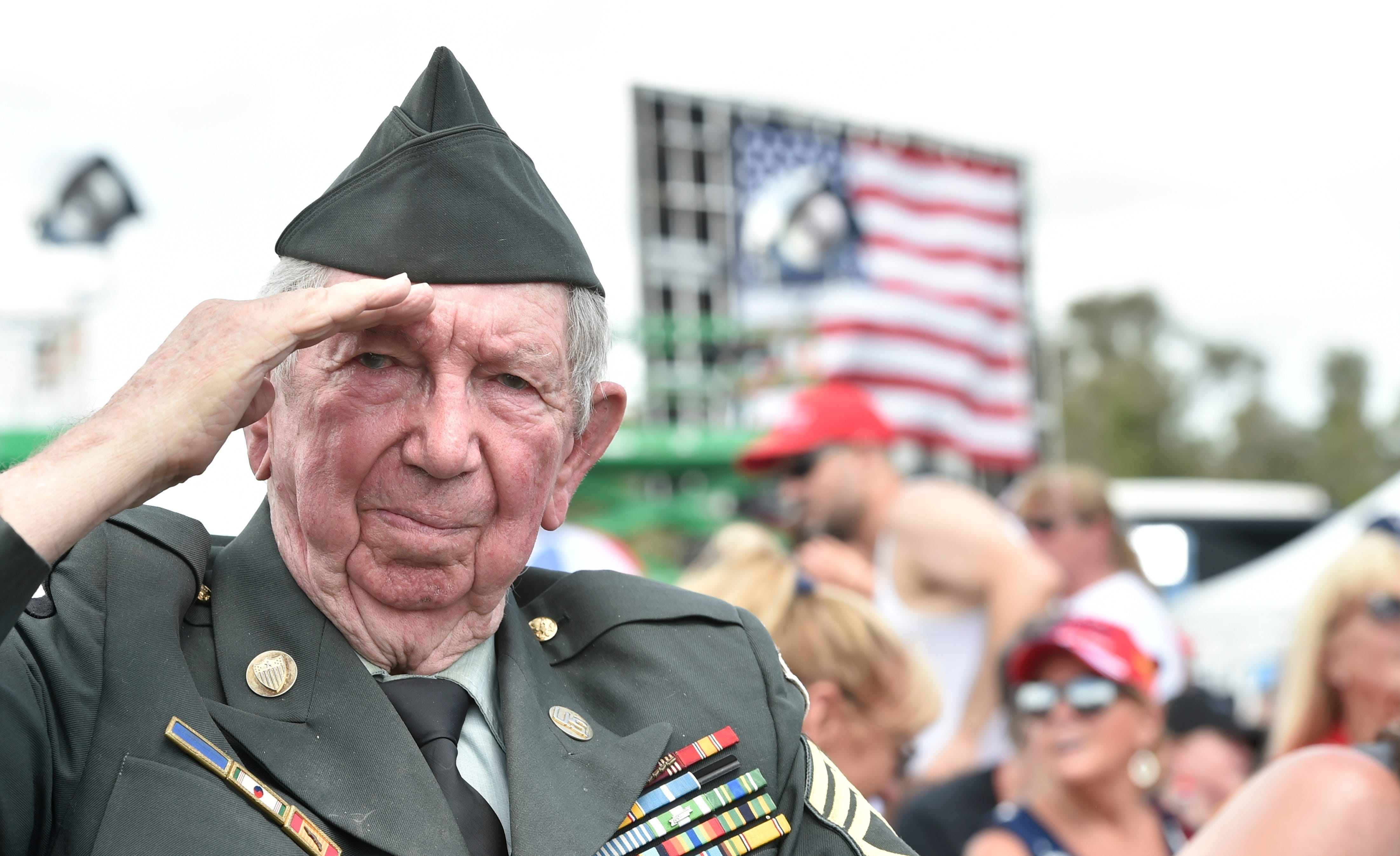 former-president-trump-rallies-in-sarasota-in-front-of-thousands