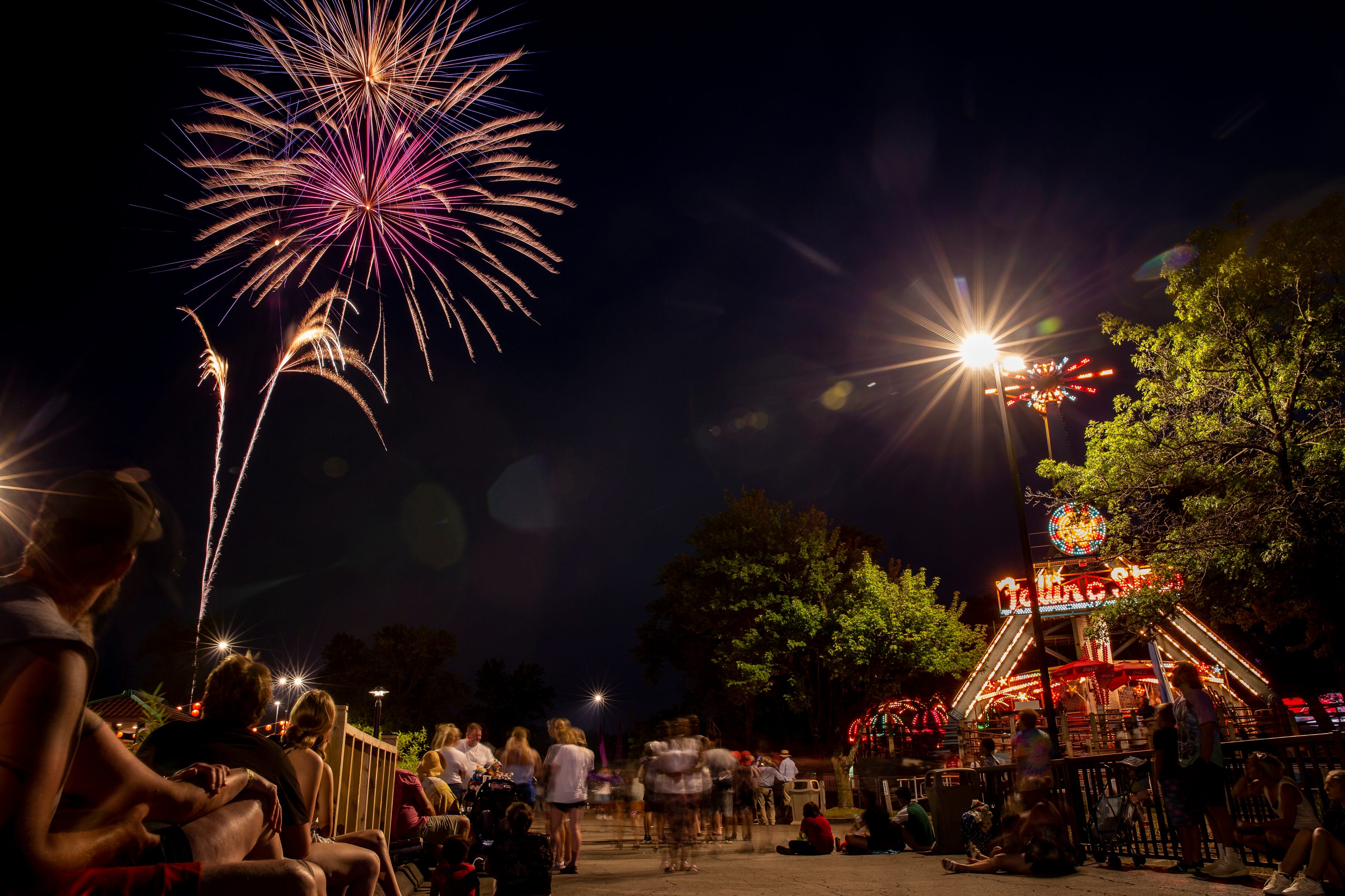 Where to watch July 4 fireworks shows in the Des Moines metro