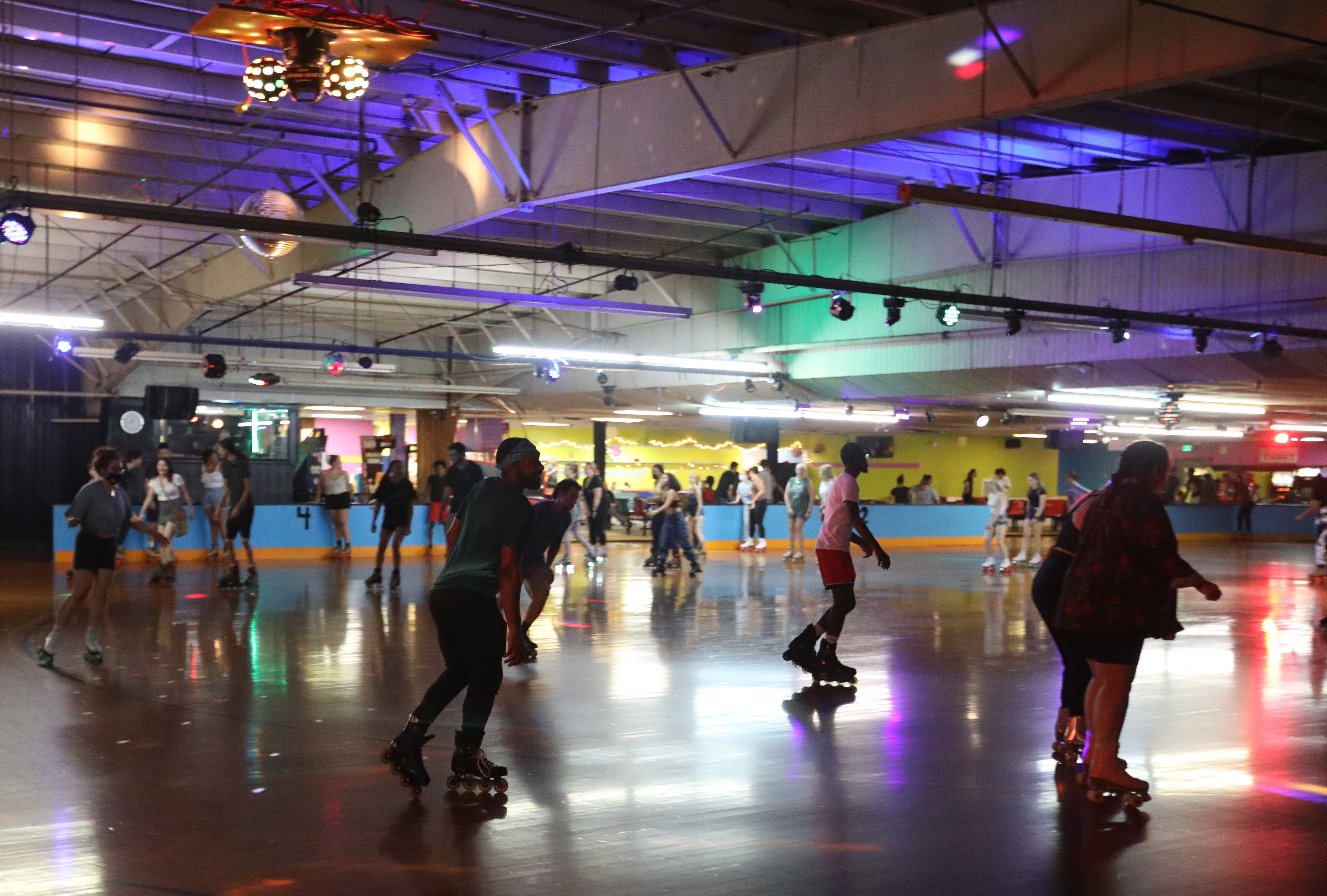 roller skating rinks        
        <figure class=