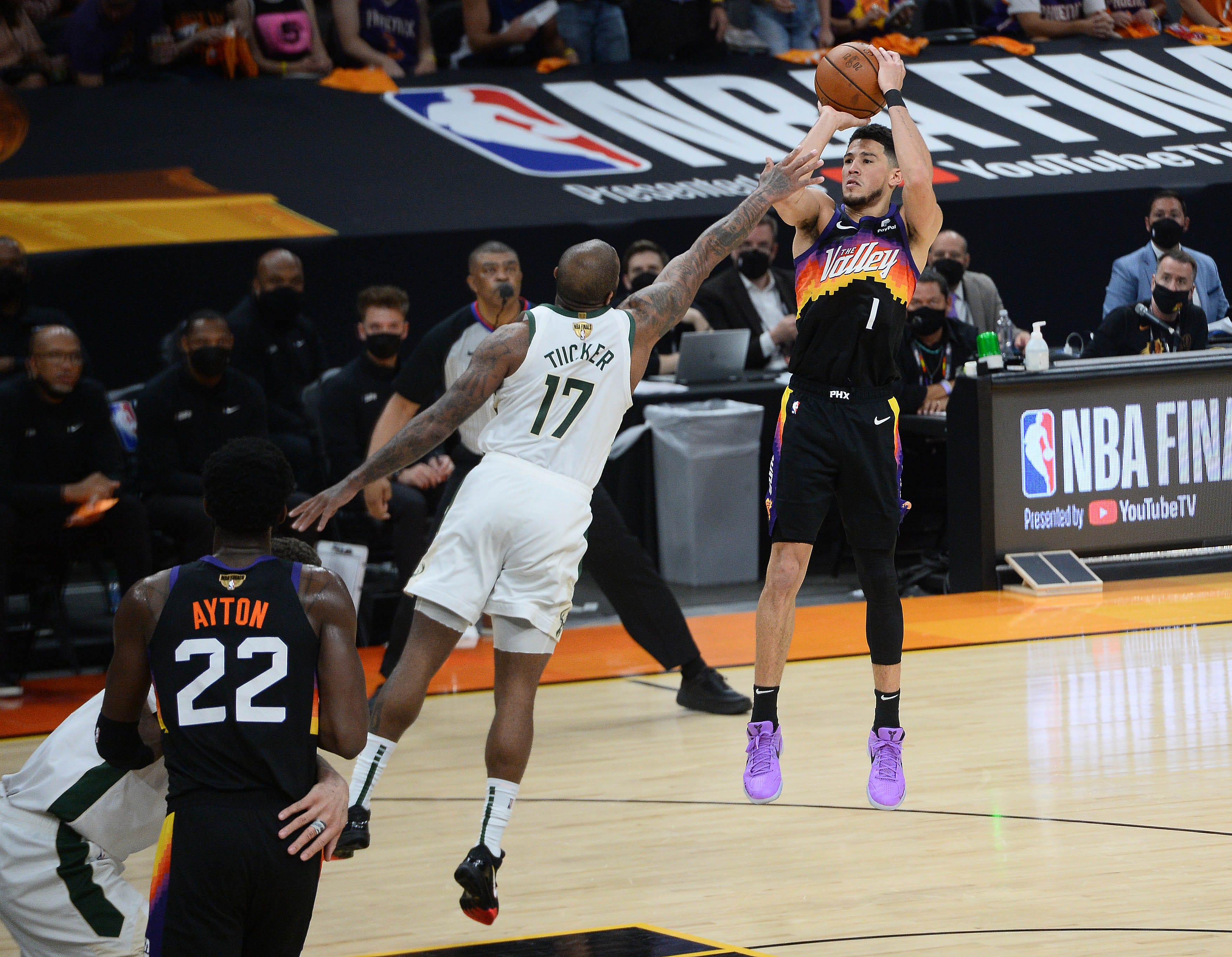 Devin Booker Play off shoot. Steph in Phoenix Suns. Basketball Ticker. Phoenix shooting.