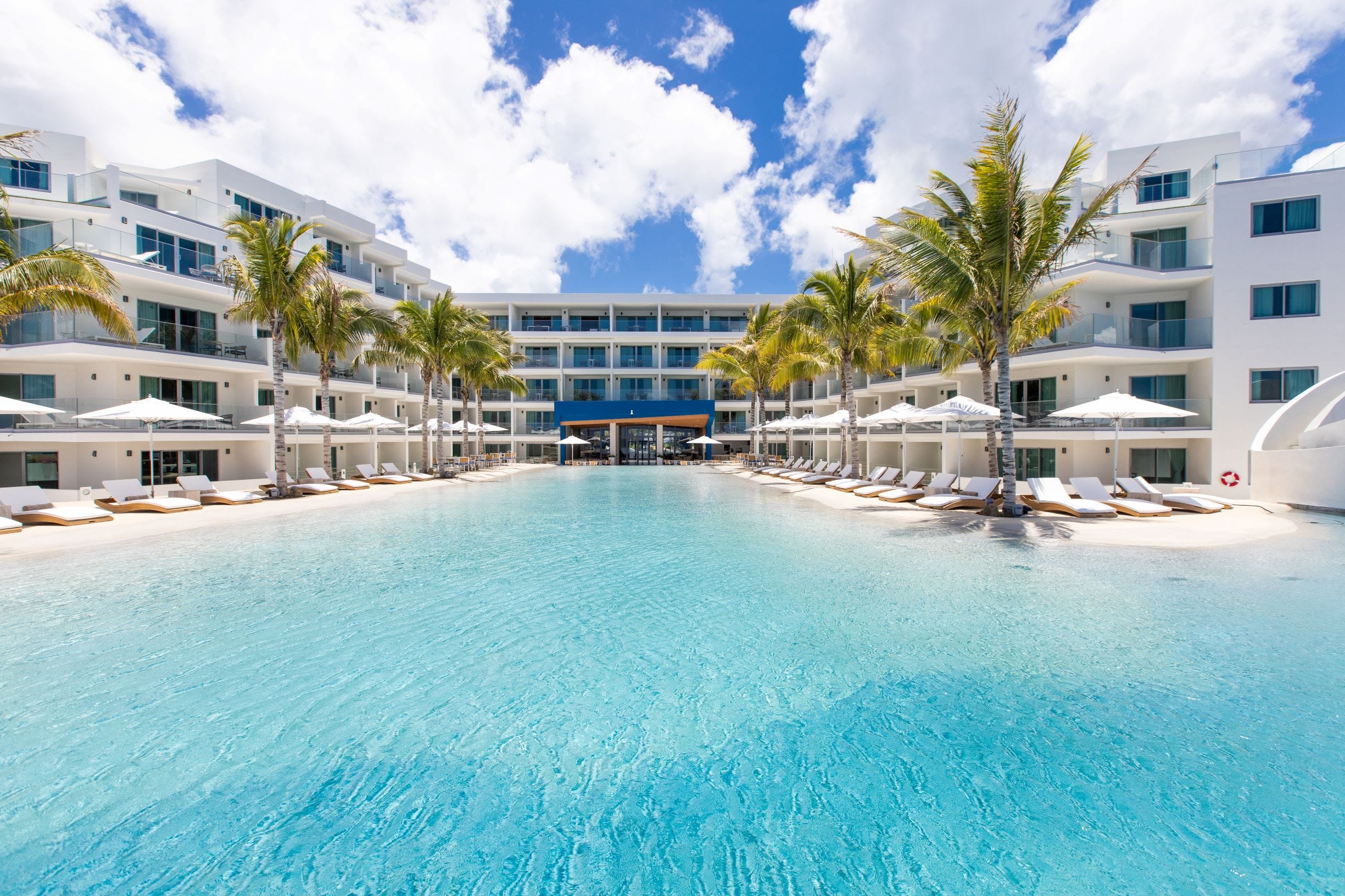 Luxury and nature await on St. Maarten