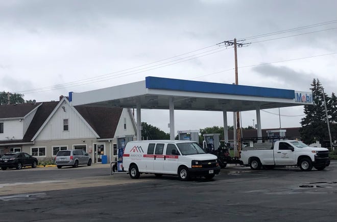 The Mobil gas station at 10616 Northwestern Ave. in Franksville is seen Thursday, July 15, 2021. A Hartland man who killed a patron at a nearby gas station then tried to carjack an undercover officer at the Mobil station died from his injuries after he shot himself in the head and was also shot by the officer.