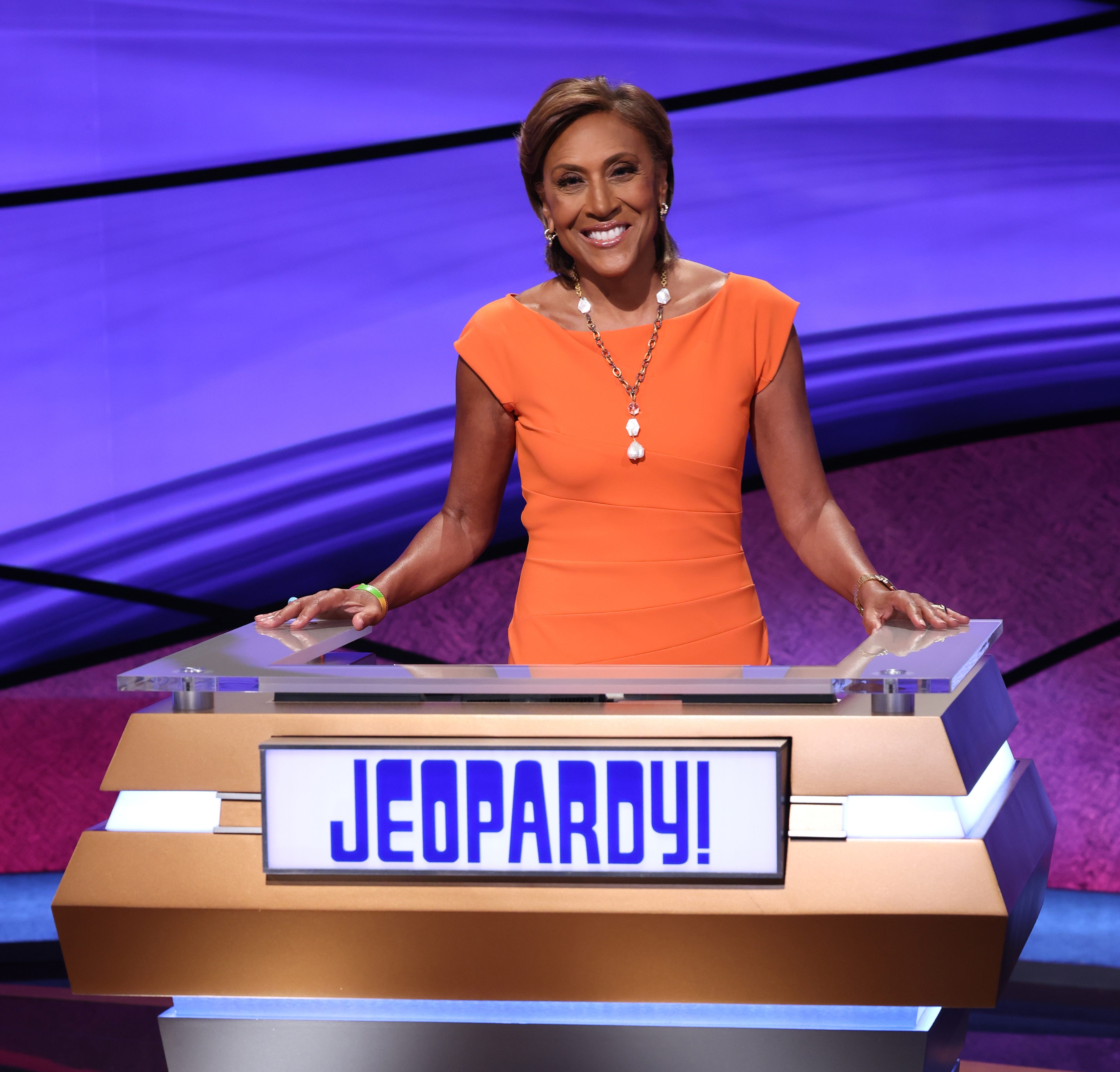 Jeopardy Guest Host Robin Roberts I Was Nervous And It Felt Good