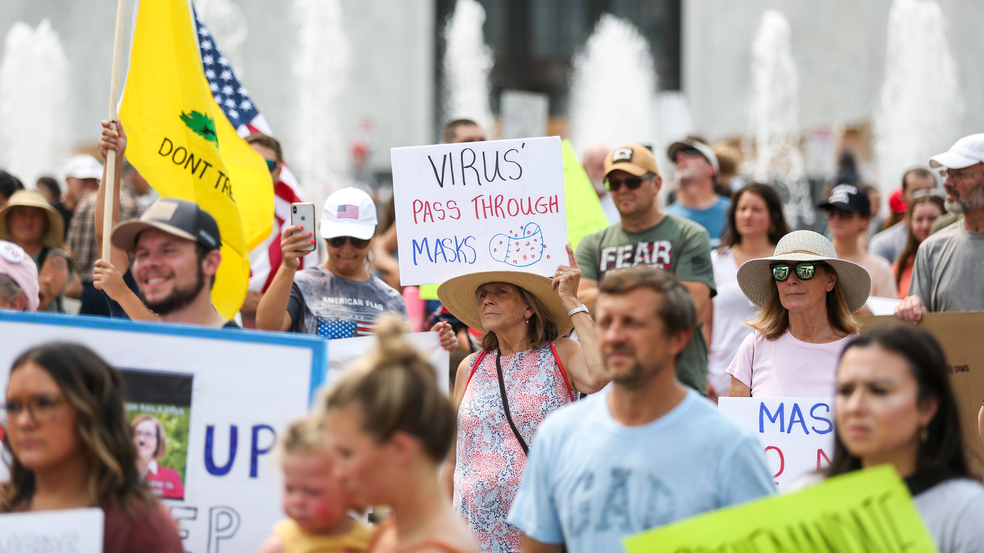 Hundreds gather at Oregon Capitol to oppose mask, vaccine mandates