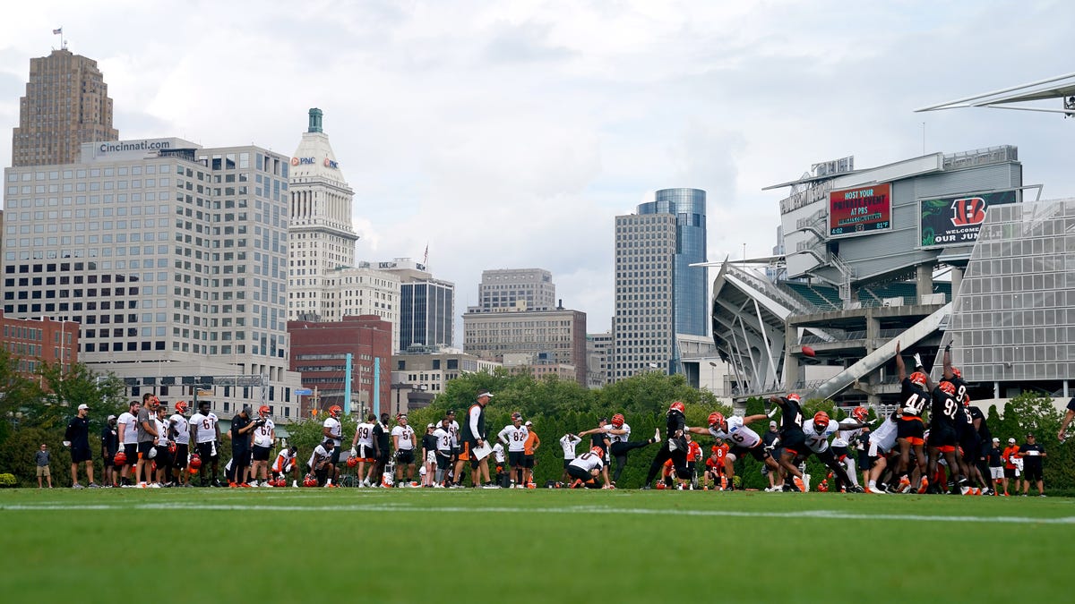 PHOTOS Cincinnati Bengals training camp, Aug. 16