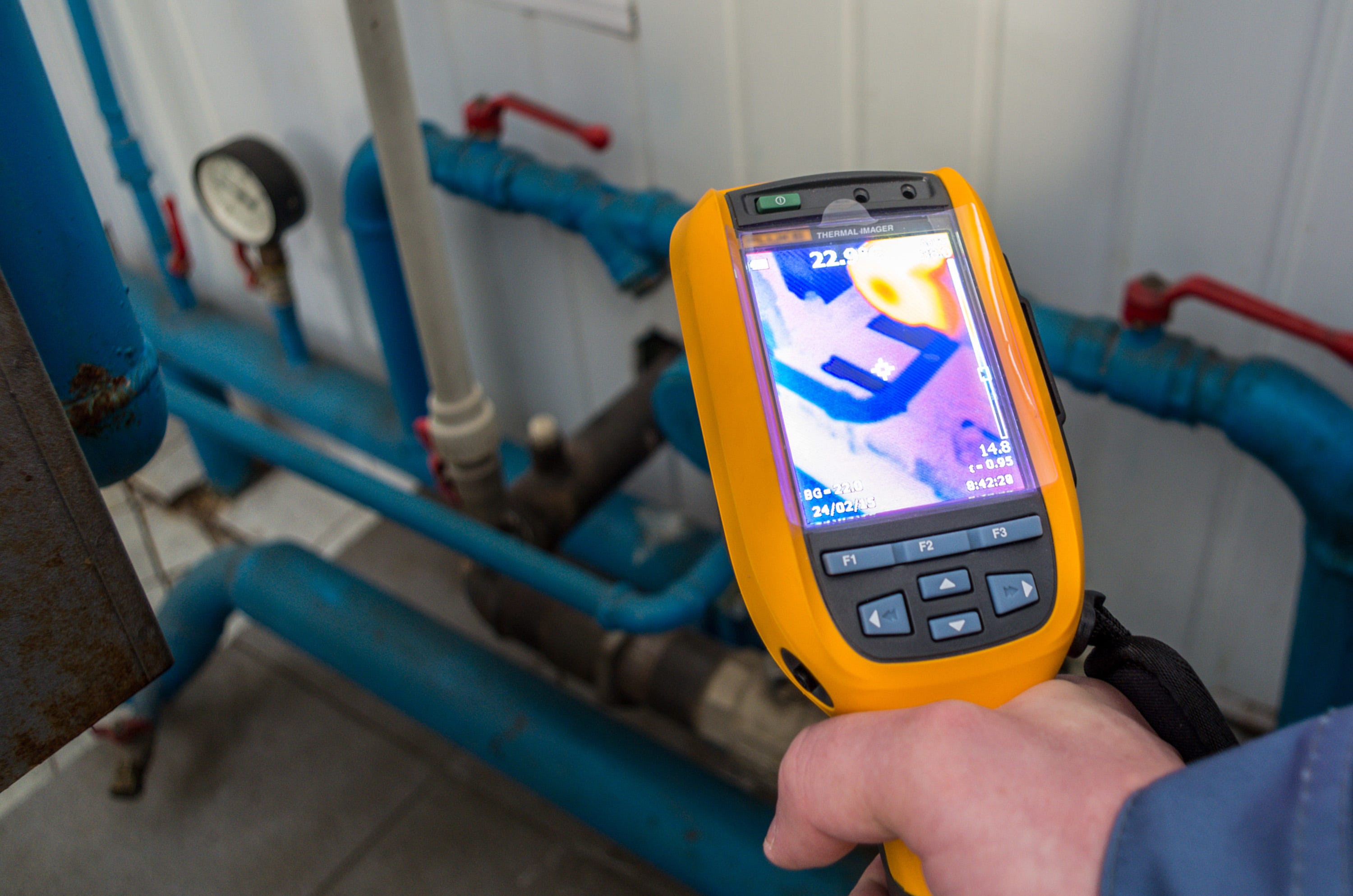 using thermal imaging to detect water leaks