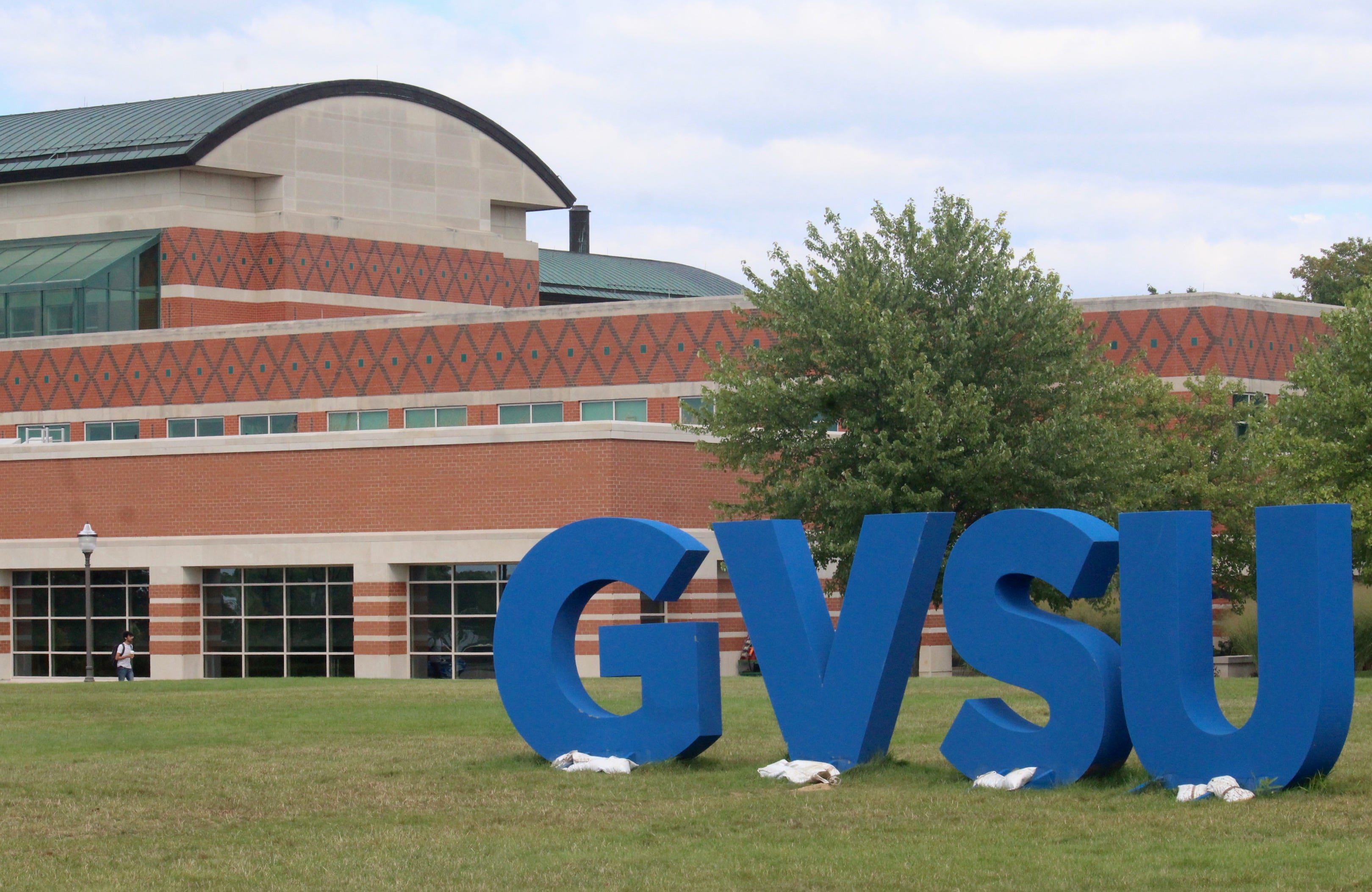 Gvsu Winter 2022 Schedule Hope, Grand Valley Share Return To Campus Plans Ahead Of New Semester