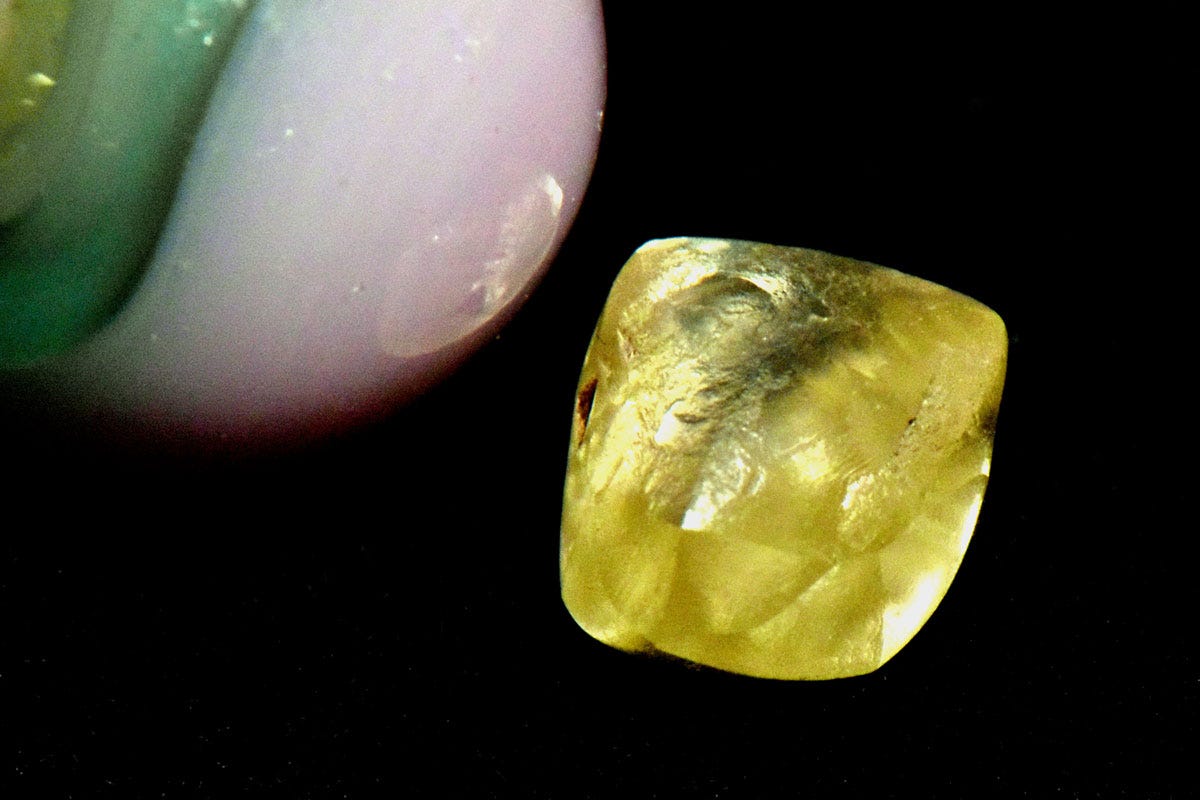 4.38 yellow carat diamond