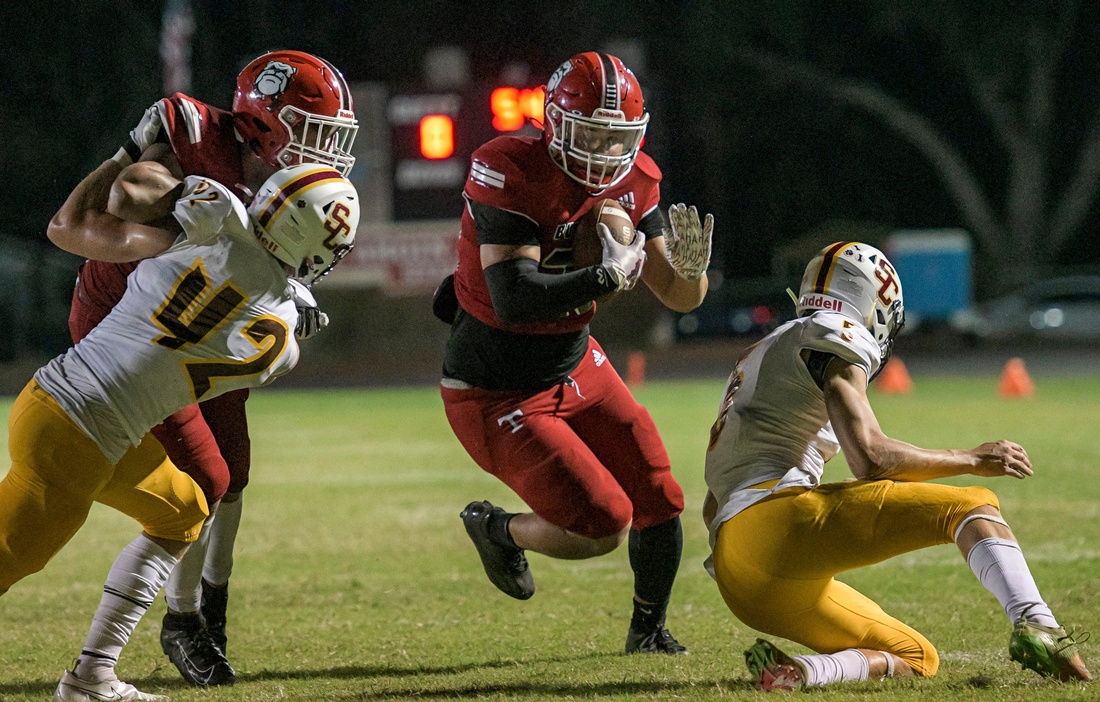 High School Football Tavares Overpowers St Cloud In Homecoming Win