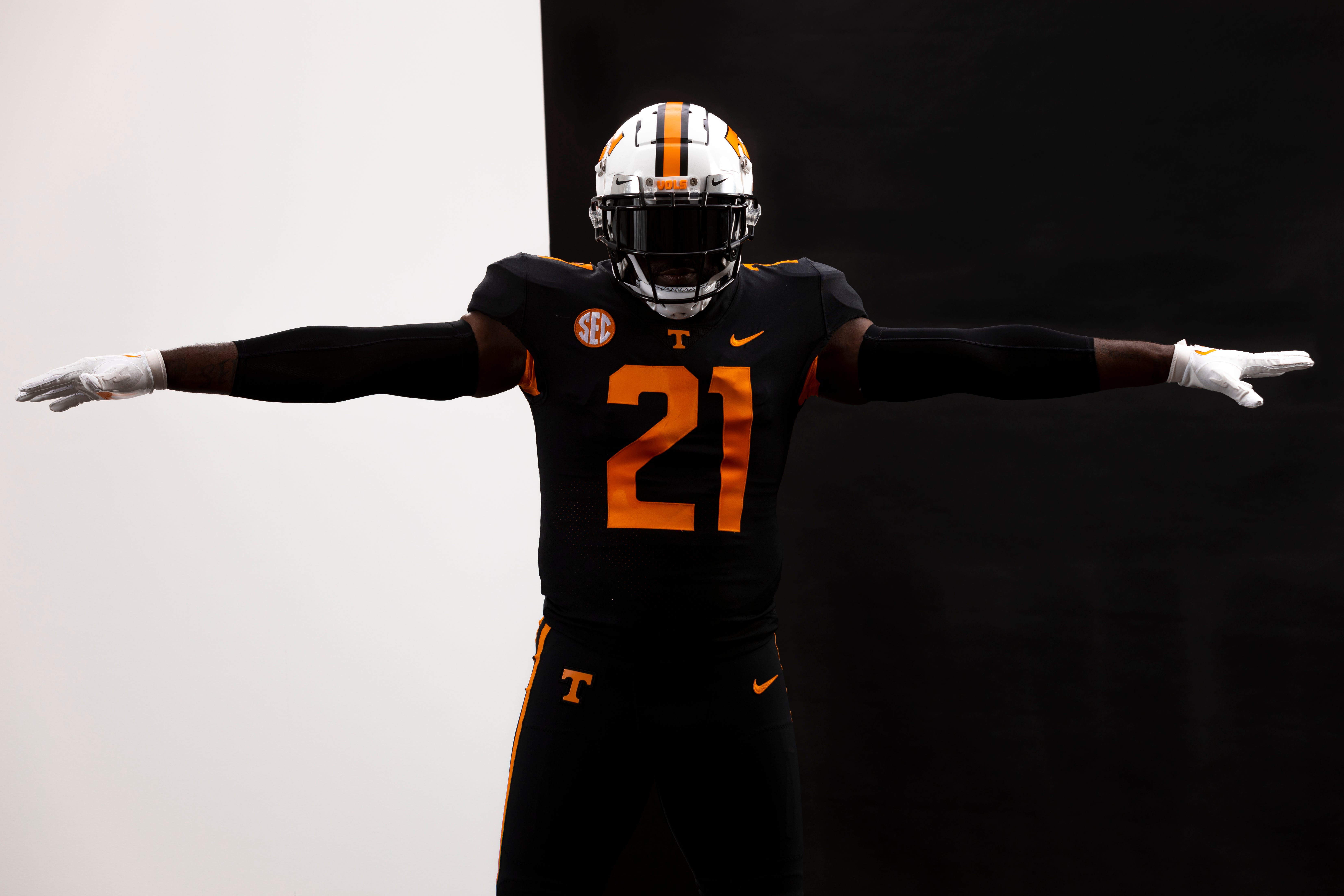 tennessee vols black helmet