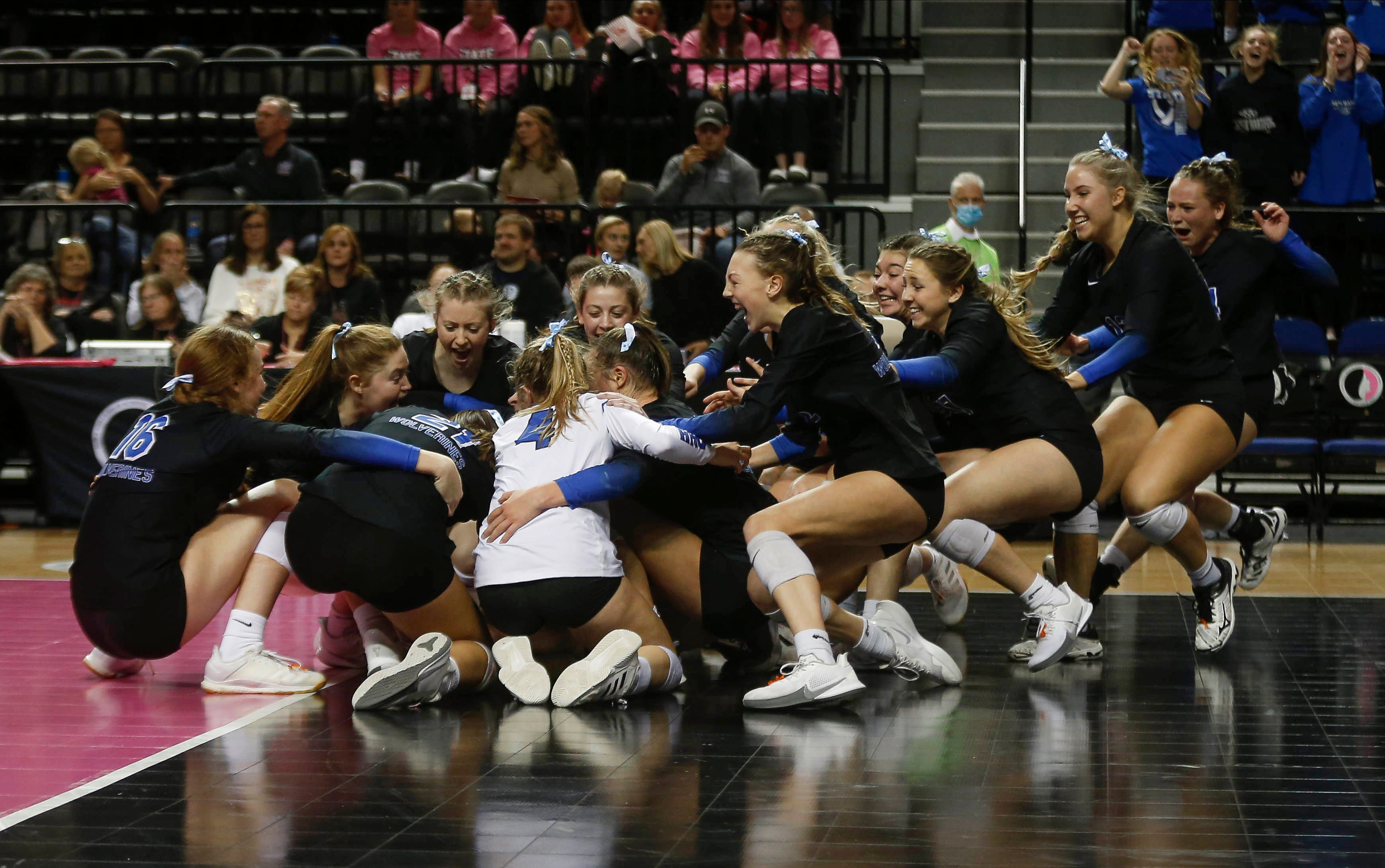 Dike-New Hartford Wins Class 2A Iowa State Volleyball Title