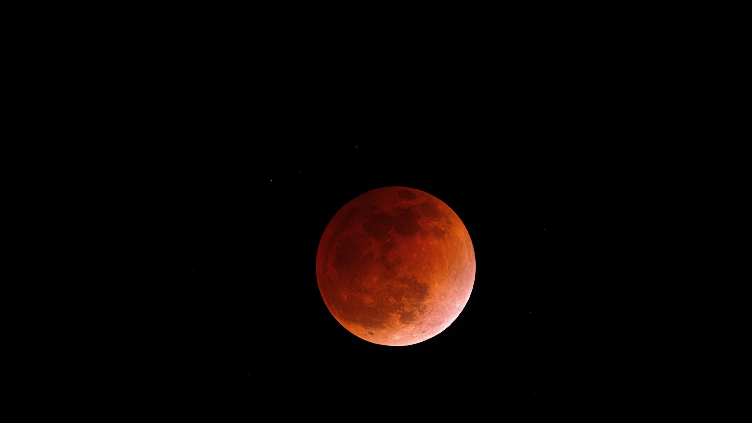 Best viewing time for the lunar eclipse in Peoria, Illinois