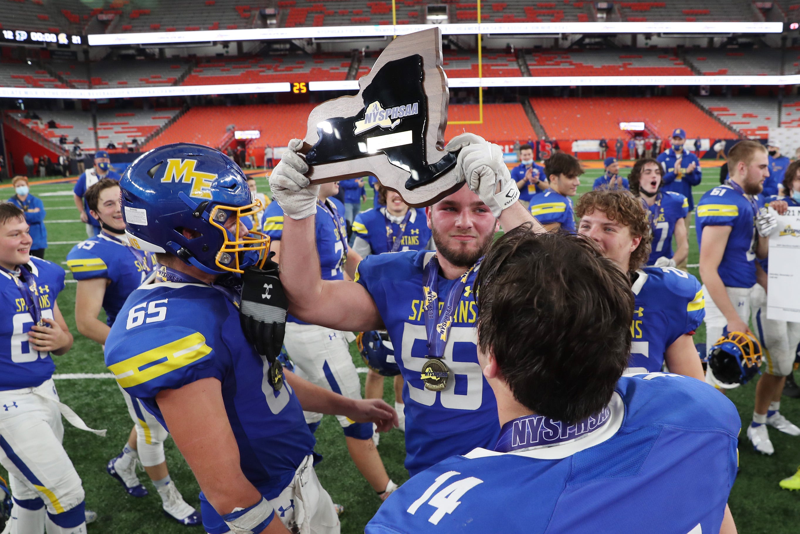 Maine-Endwell Rallies To Capture Class B New York State Football Title