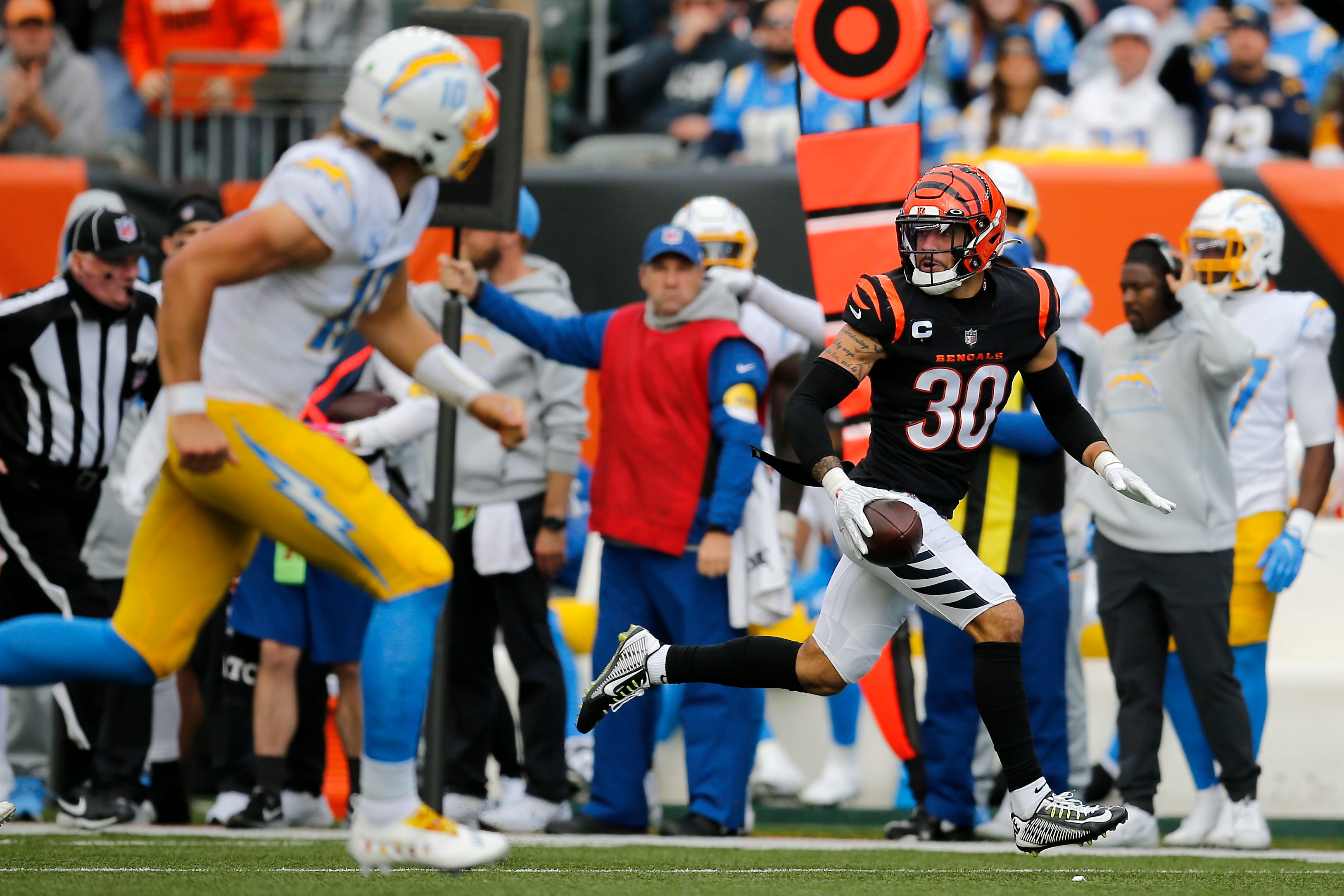 Cincinnati Bengals' Jessie Bates chasing 'old self' to close out contract  year on a high note, NFL News, Rankings and Statistics