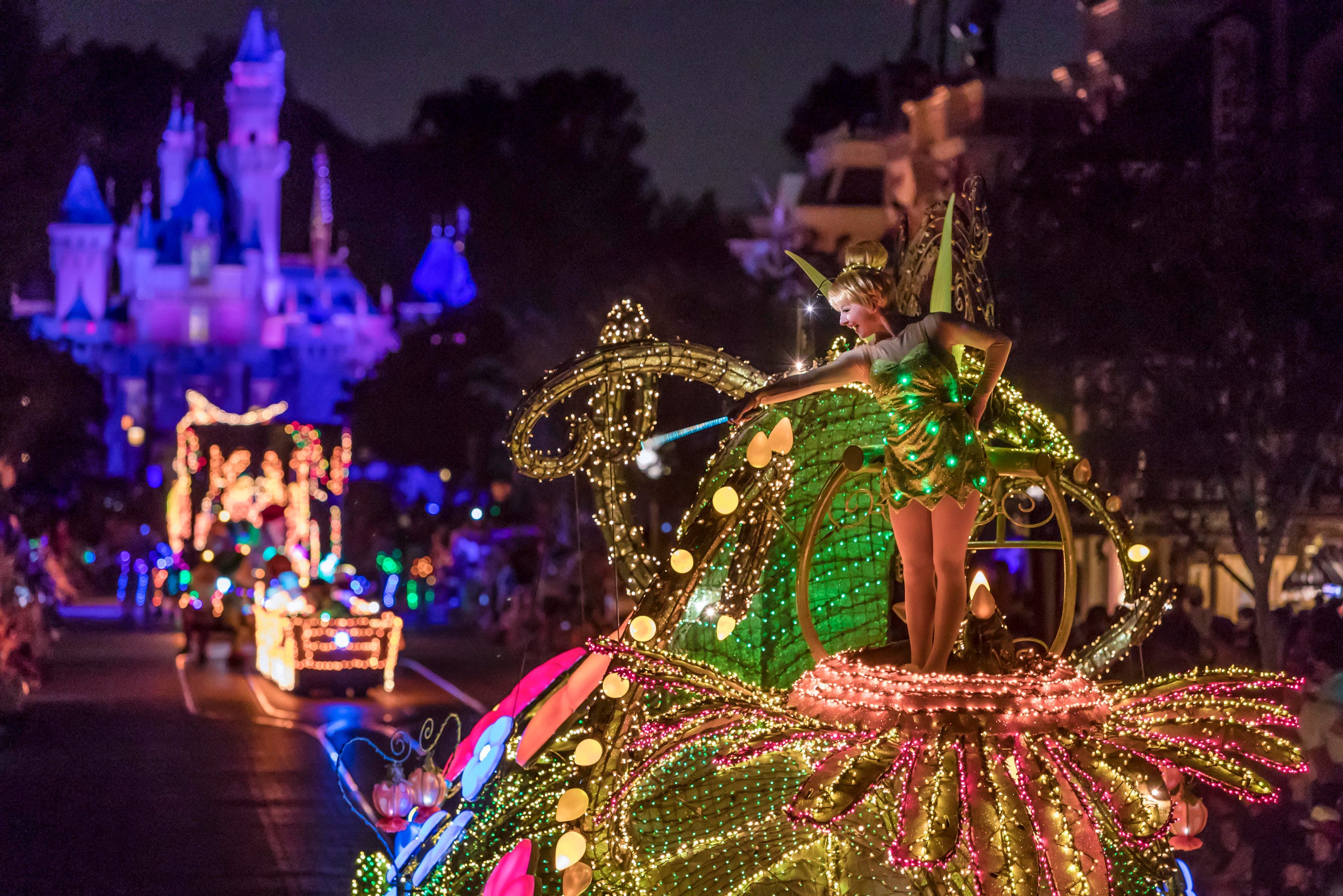 Disneyland bringing back Main Street Electrical Parade, ‘Fantasmic’ and