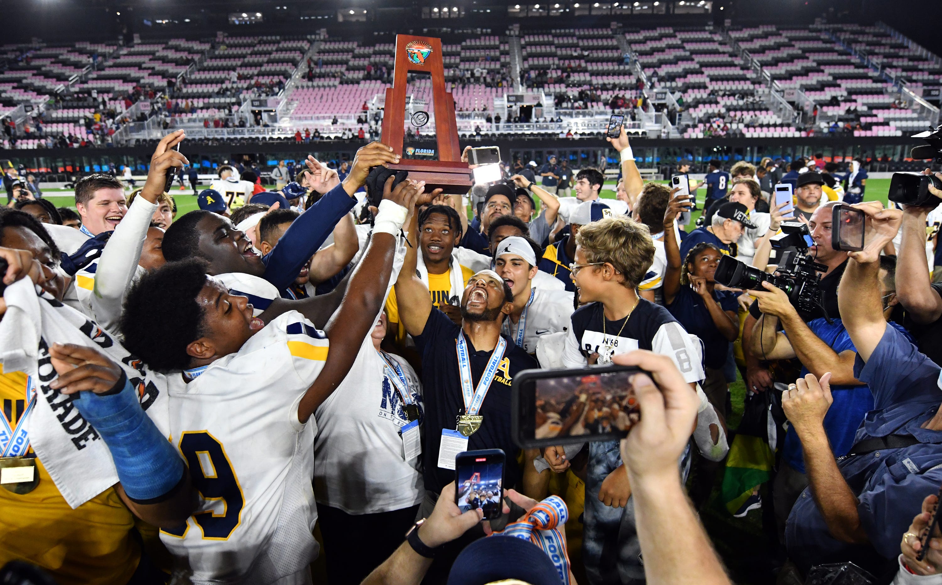 St. Thomas Aquinas Vs. Homestead: Class 3M State Championship Preview