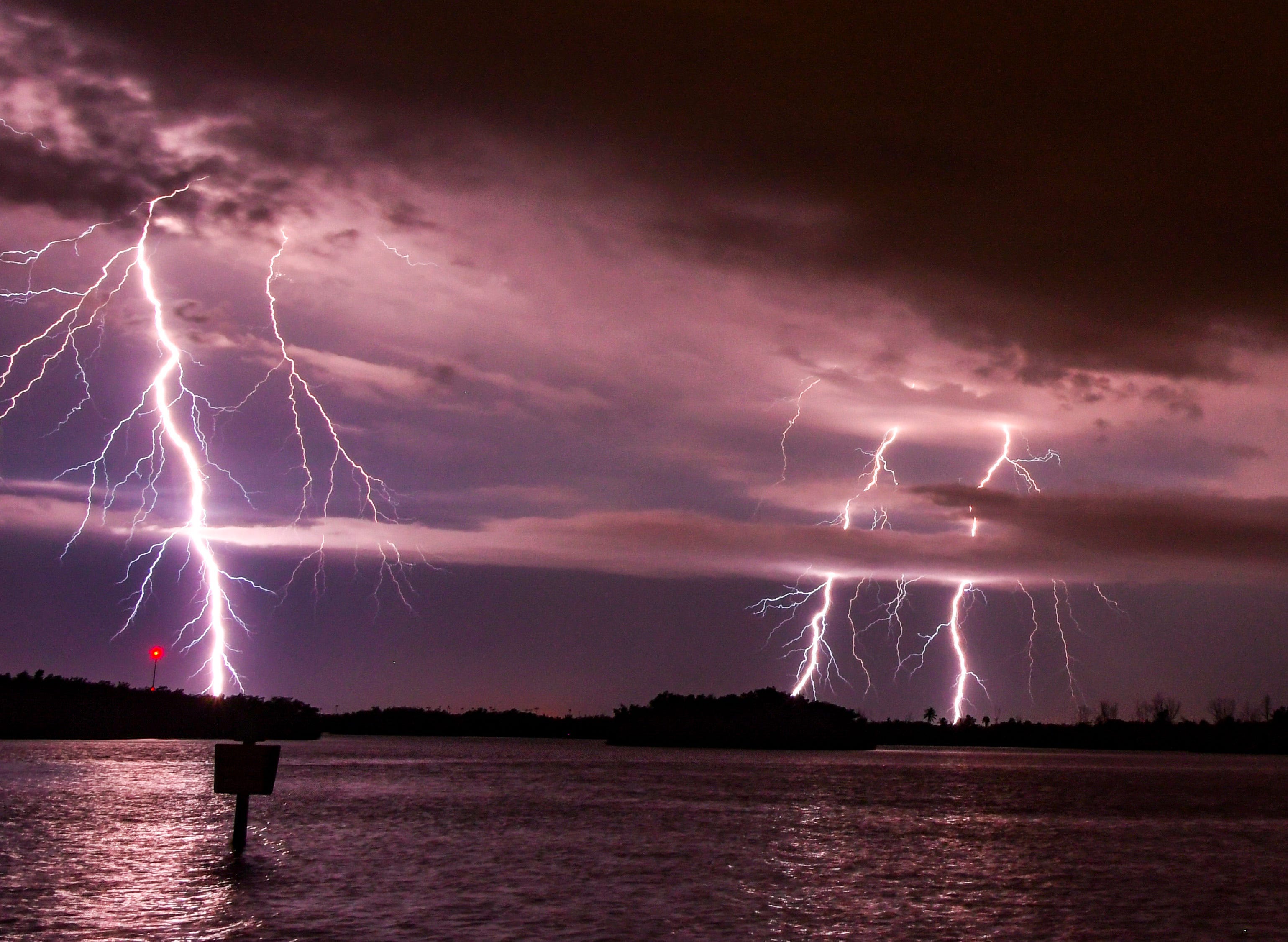 Гроза в ноябре. Гром и буря. )Молнии Кататумбо Нижний Новгород. Thunder vs Lightning. Severe Thunderstorm.