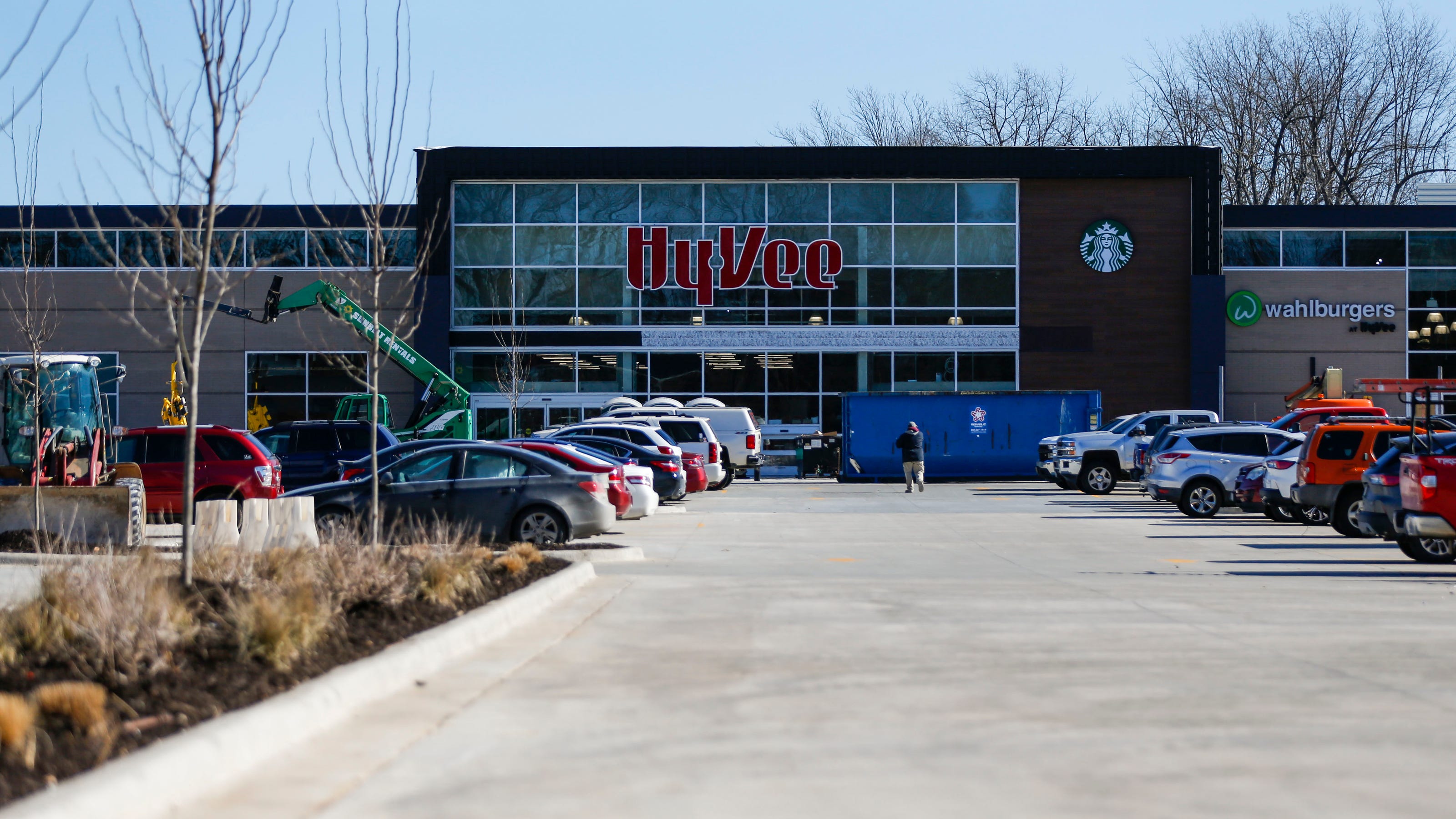 New Springfield HyVee set to open in February 2022