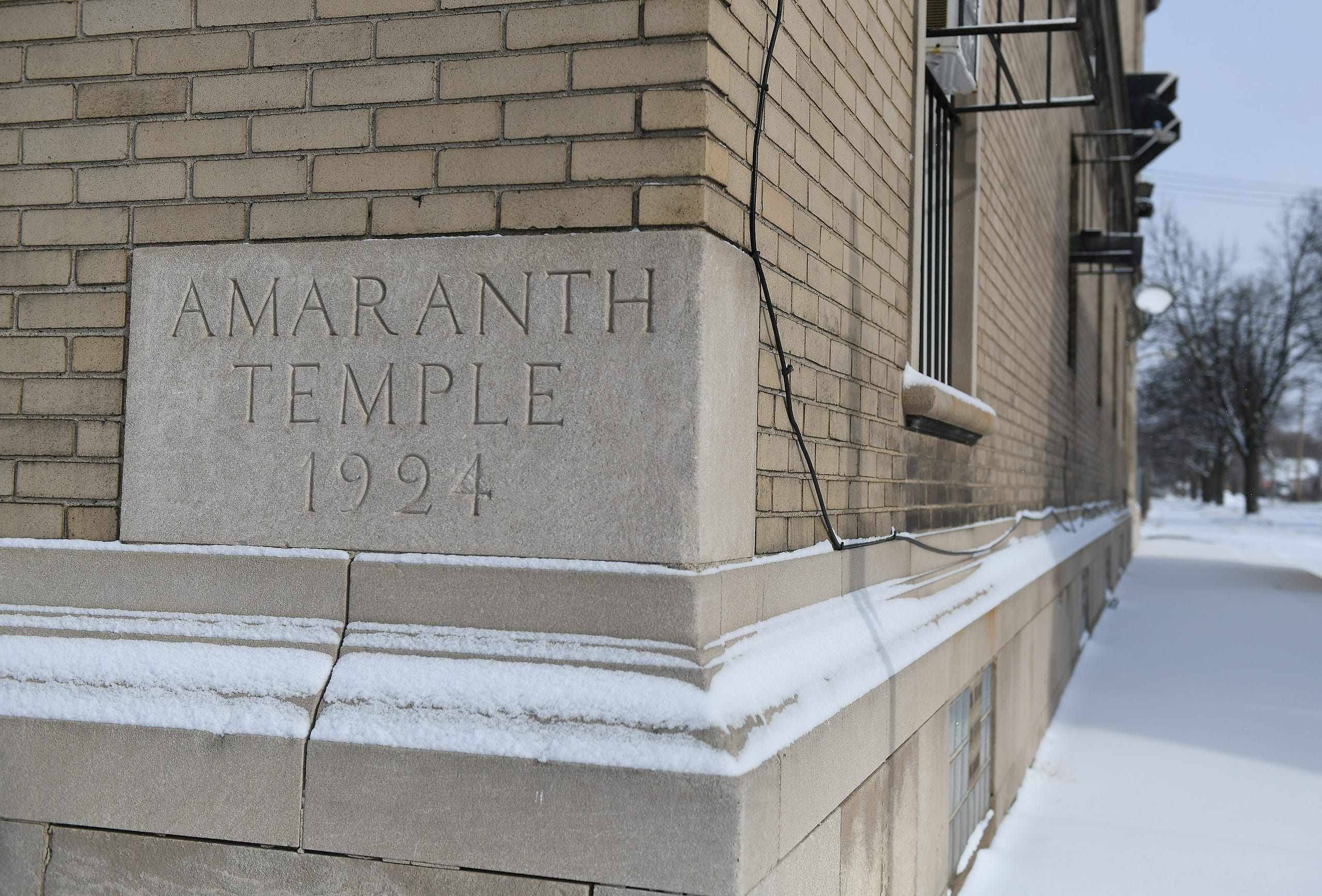 La pierre angulaire de 1924 de la Grande Loge du Très Vénérable Prince Hall à Gratiot Avenue et McDougall Street à Detroit le 23 janvier 2022. Le bâtiment a récemment été désigné site historique.