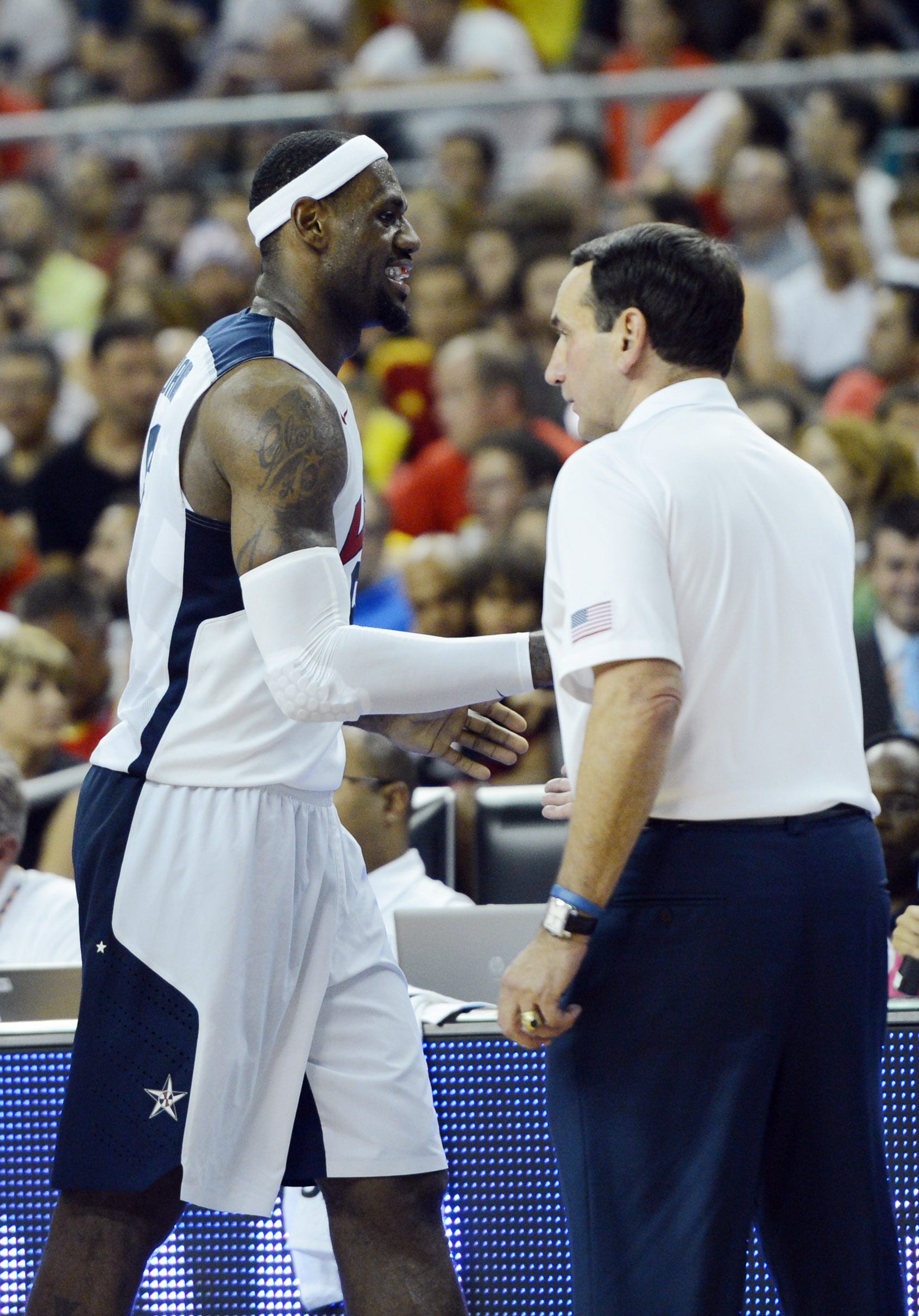 Lebron James among former players to salute Coach K's last home game