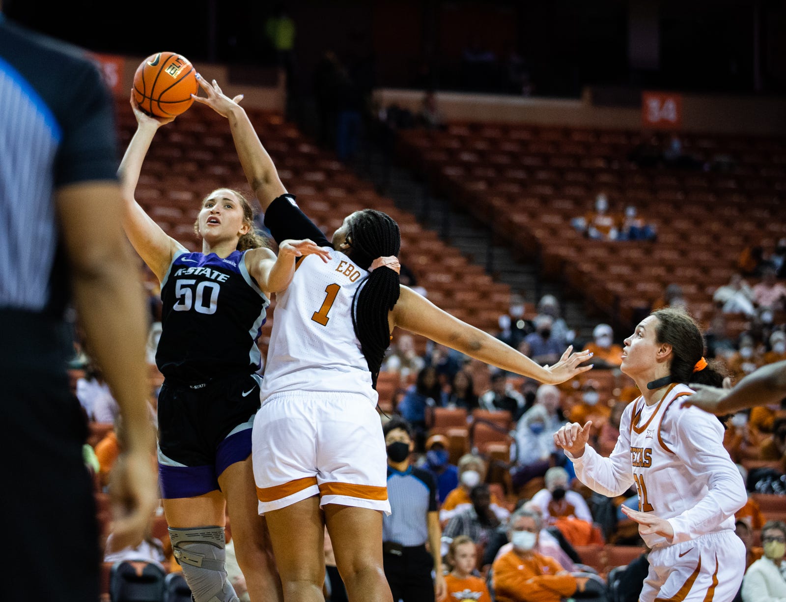 Texas basketball: Texas bests Kansas State, Ayoka Lee in Big 12 game