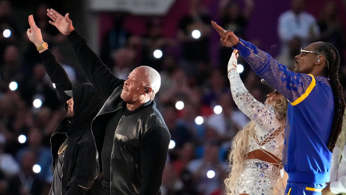 The Super Bowl halftime show was a mixture of respectability and reckoning  : NPR