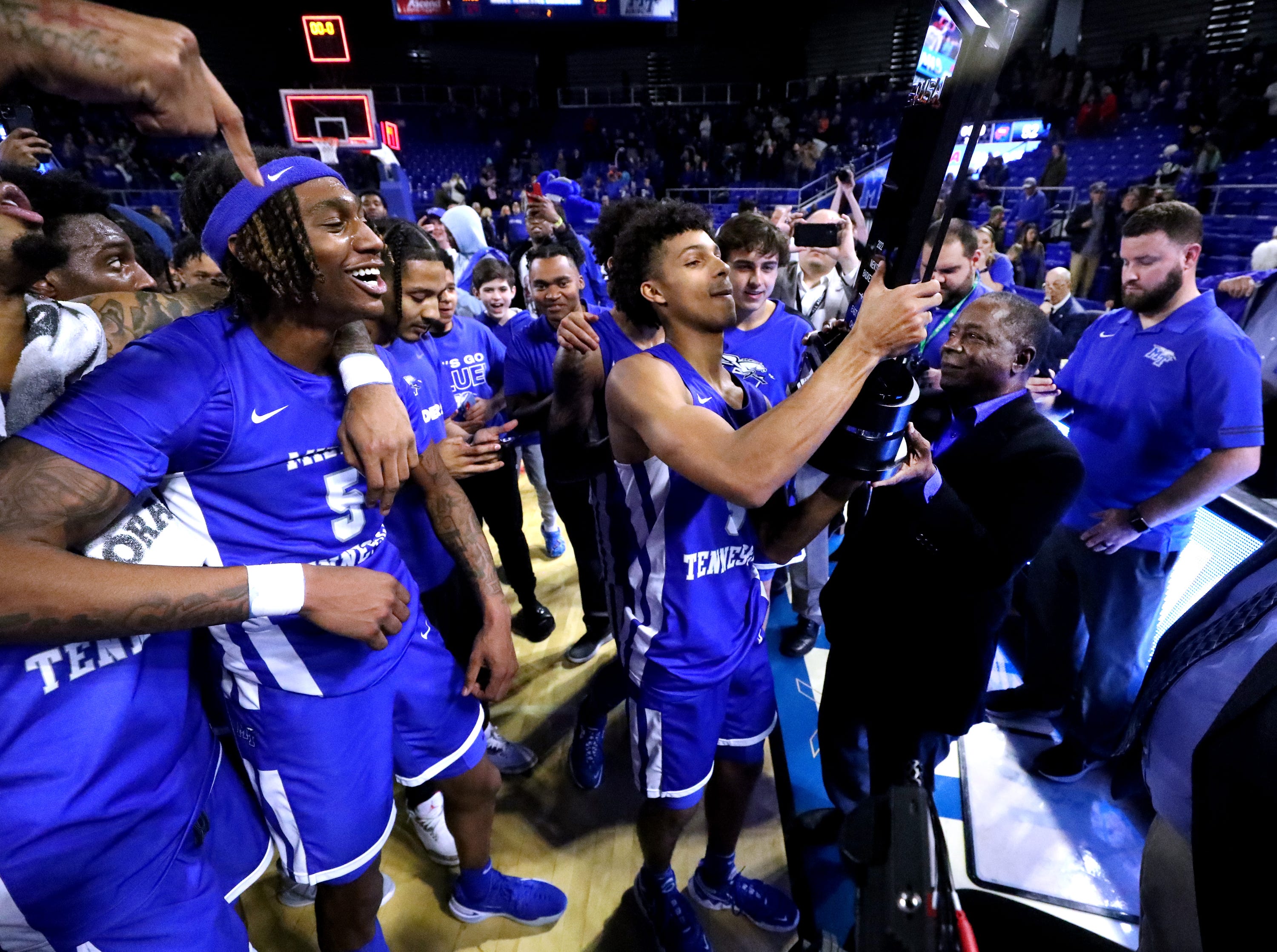 MTSU basketball teams in tournaments men's in CBI, women's in WNIT