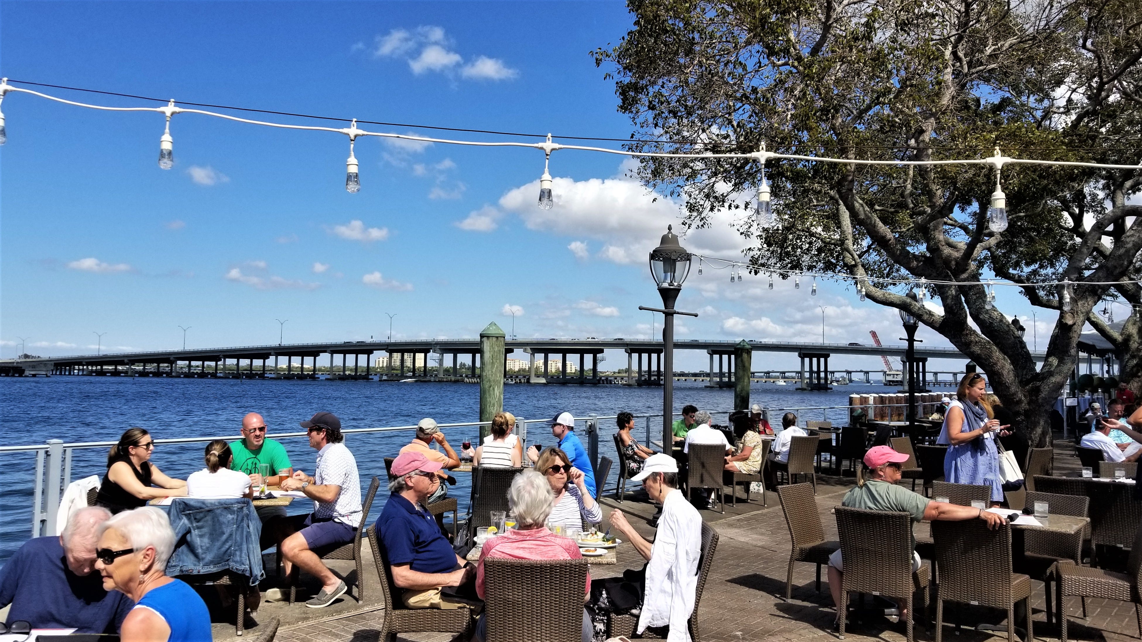 The Best Waterfront Restaurants In Bradenton, Palmetto And Ellenton