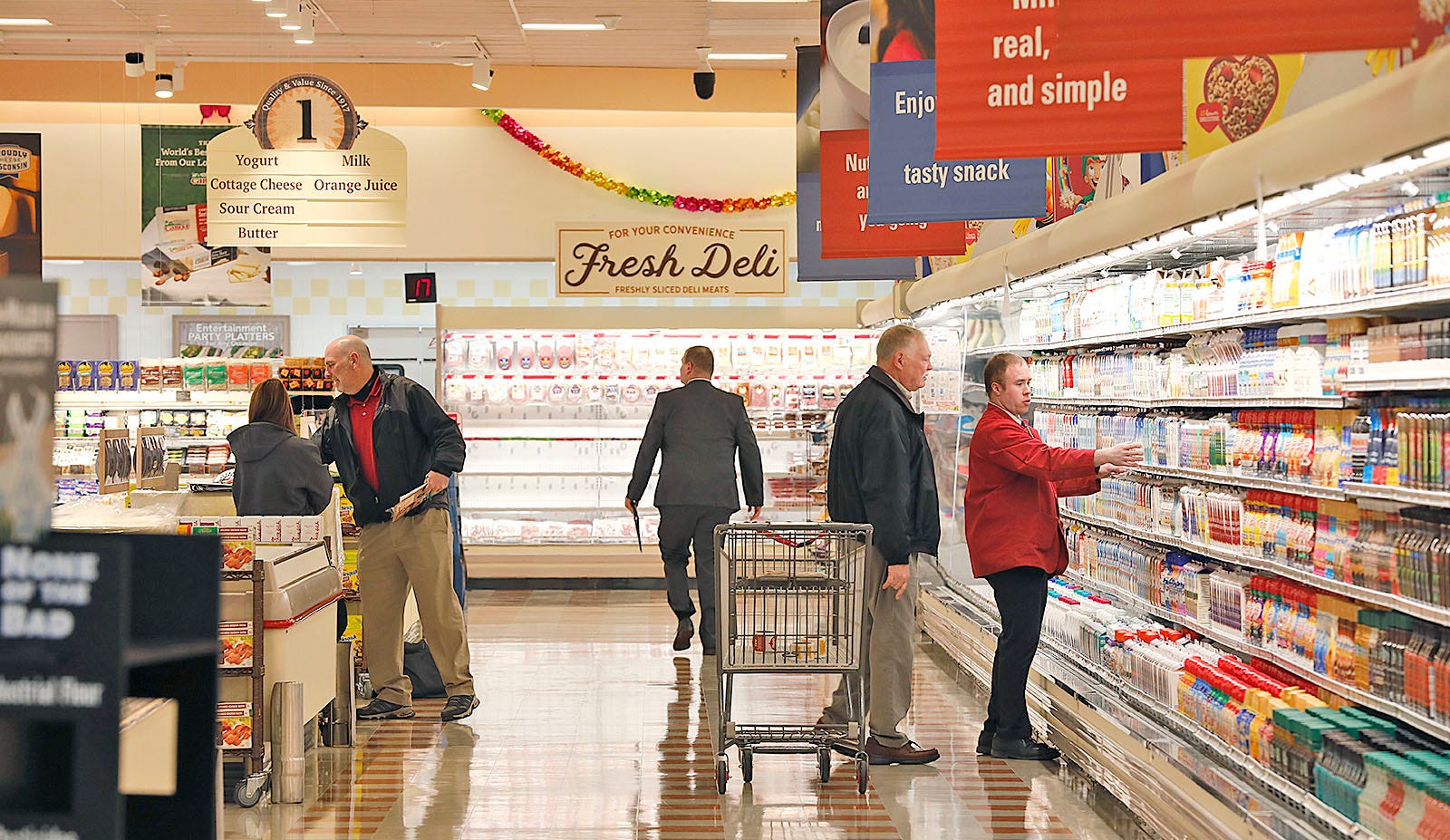 Look Inside The New Hanover Market Basket Opening March 11   2a5b8913 9848 4151 Ba04 Aba3eebf810e 030722 Gd HAN Market33.JPG