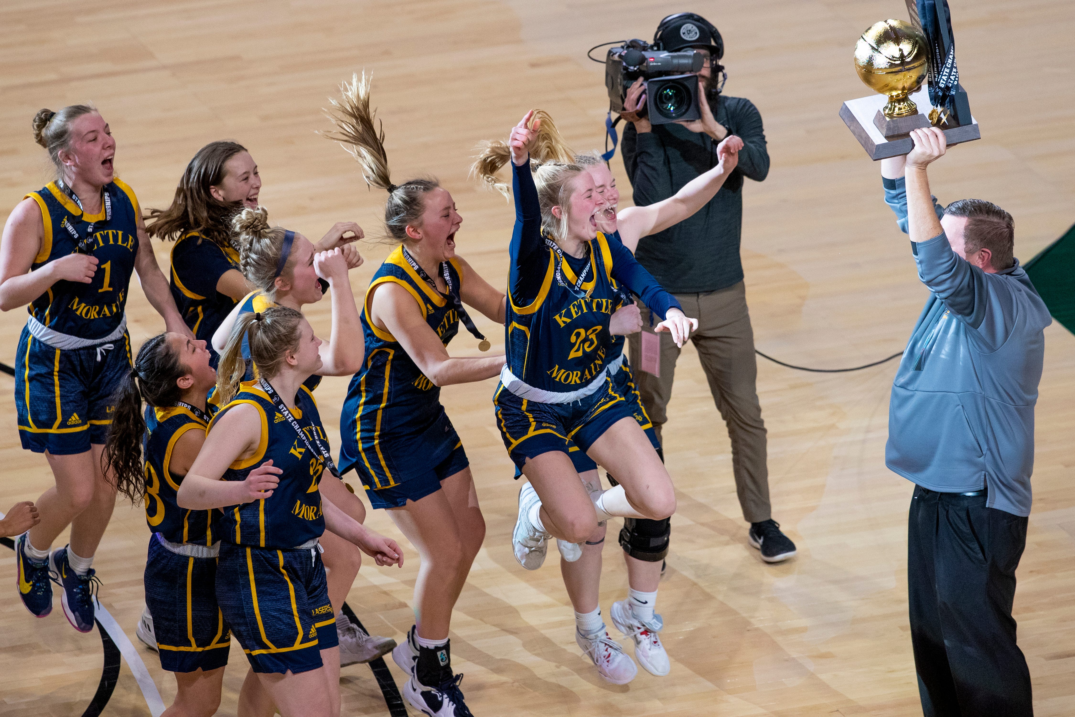 The 2023 WIAA high school girls basketball tournament pairings are out