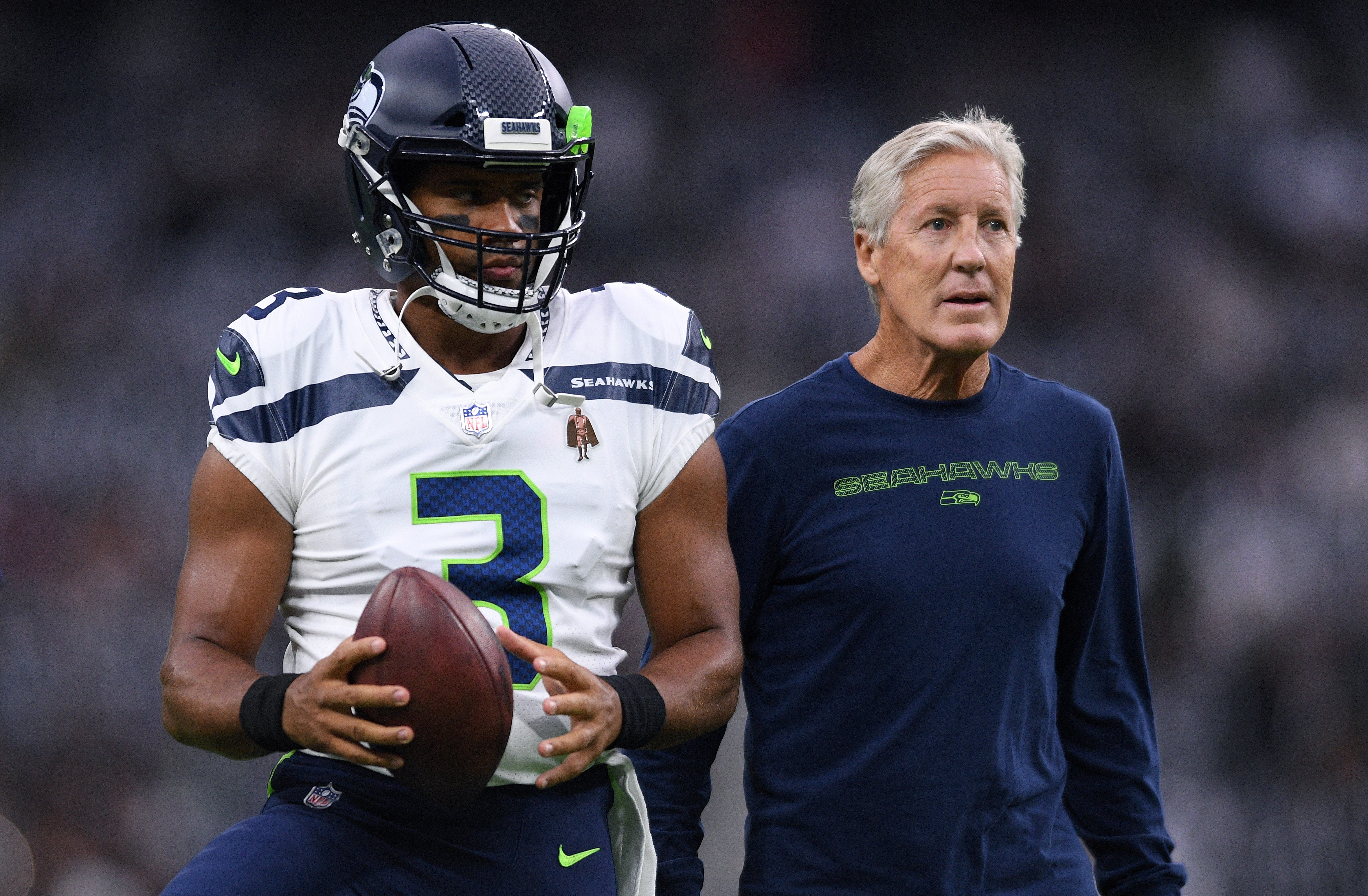 Russell Wilson Responds To Former Coach Pete Carroll S Wristband Jab