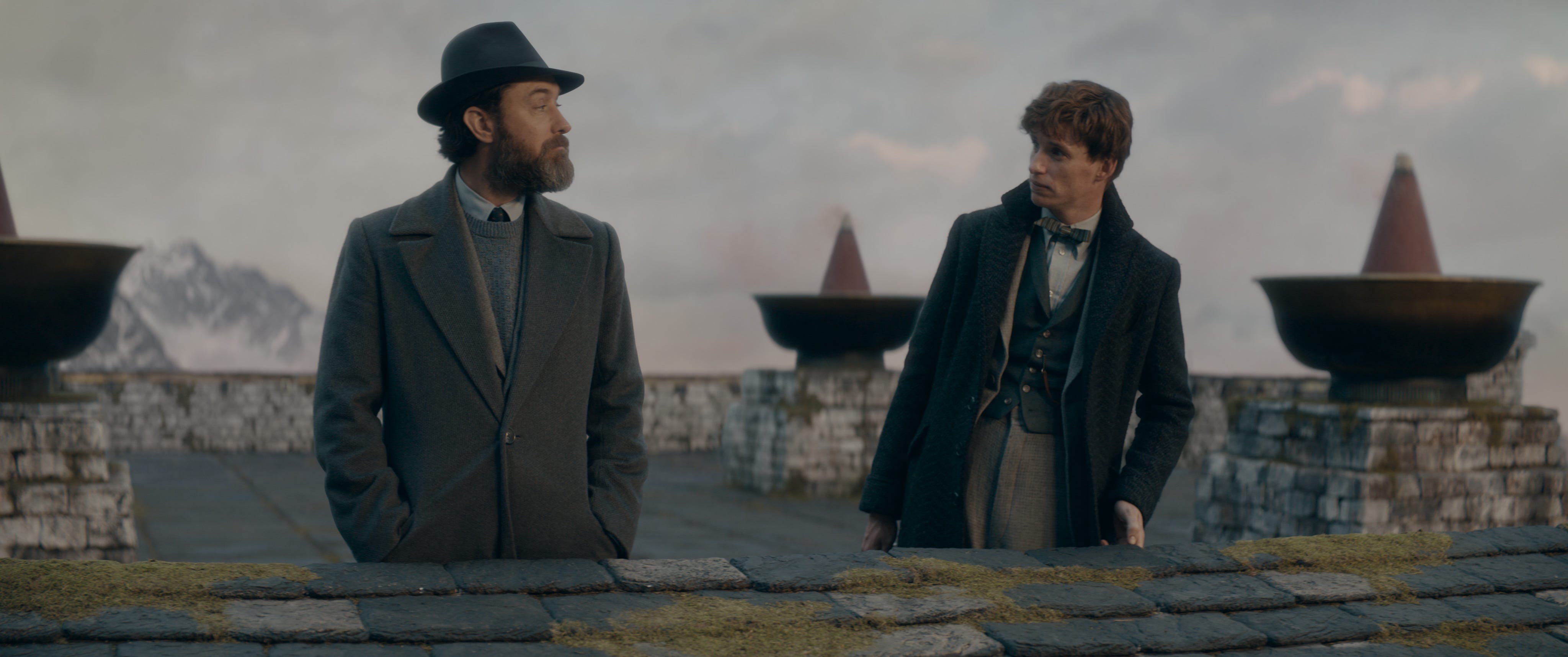 'Fantastic Beasts' 3 Spoiler-free Review: Dumbledore's Secrets