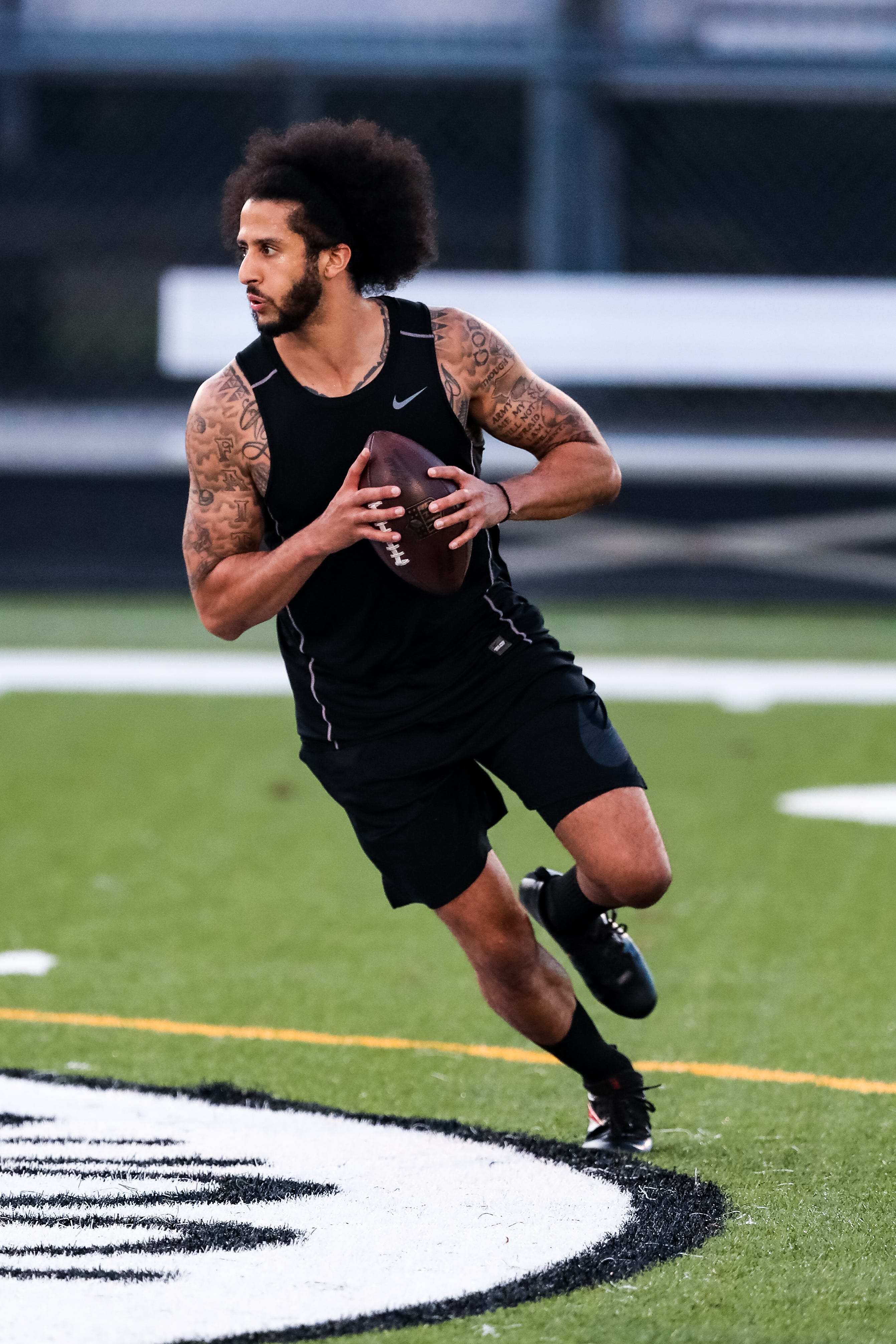 Colin Kaepernick shows skills at Michigan spring game, sends message to NFL teams: 'I can help you win games'