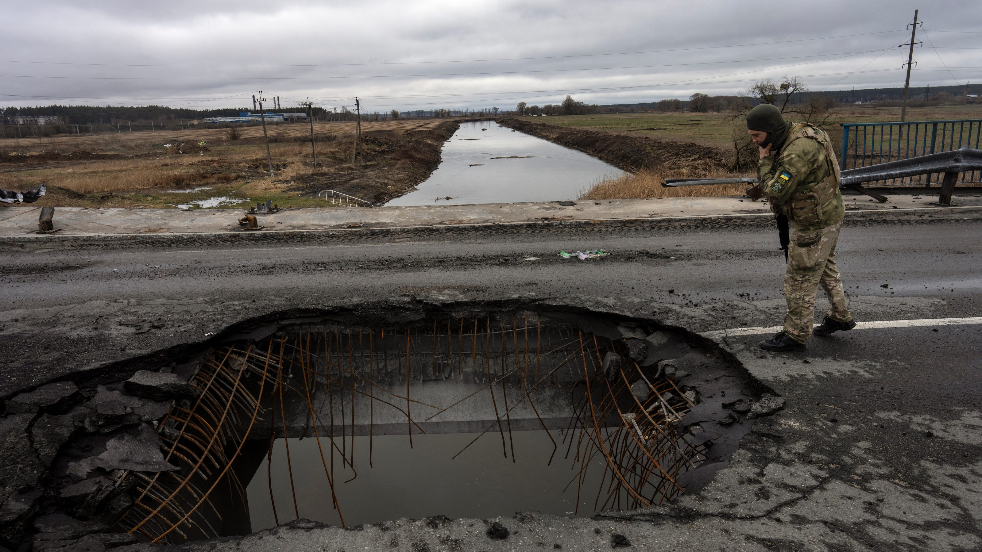 Ukraine Recap Zelenskyy Says Russians Leaving Mines In Streets