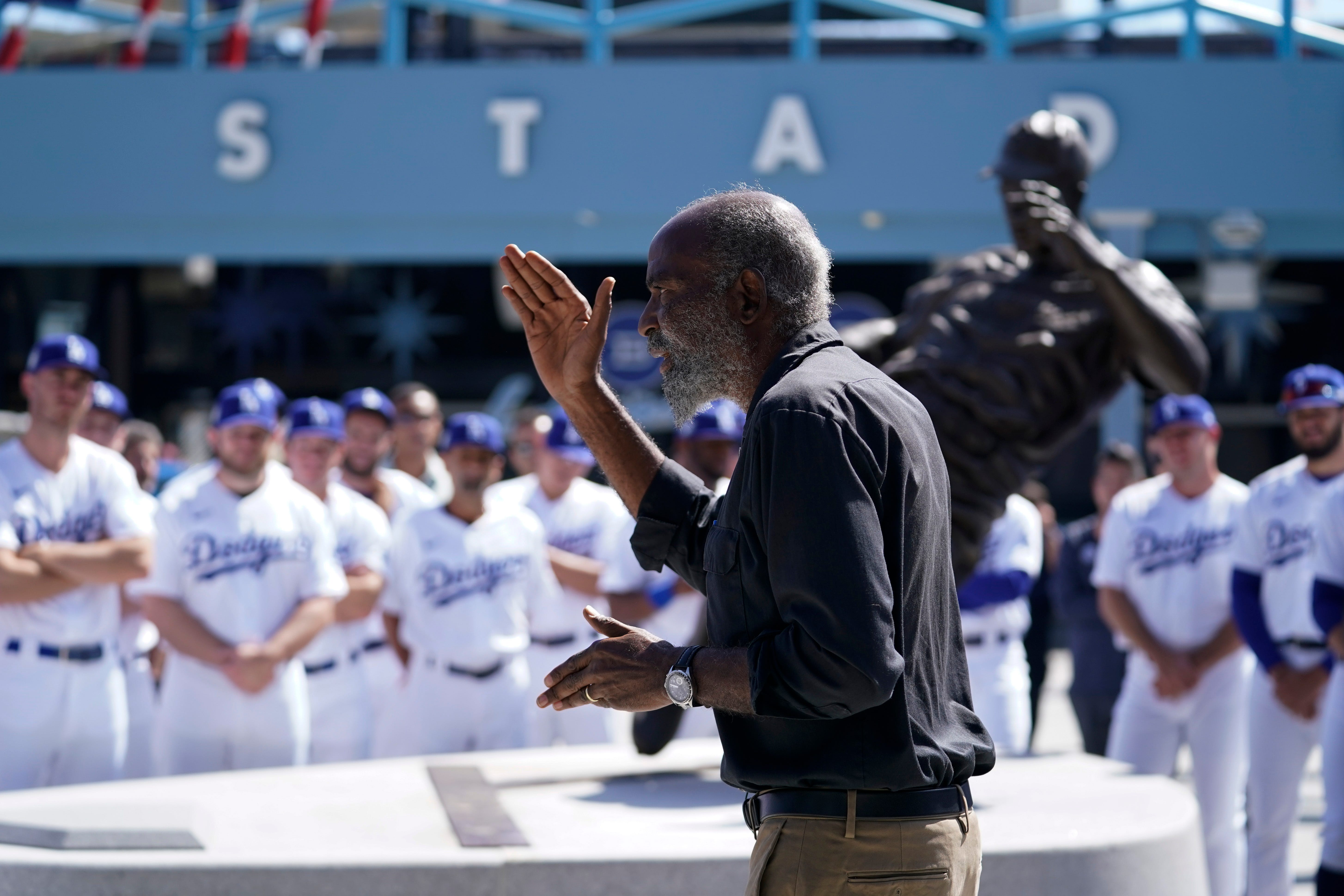 Jackie Robinsons Son Delivers Powerful Message To Dodgers On Th Anniversary Of His Father