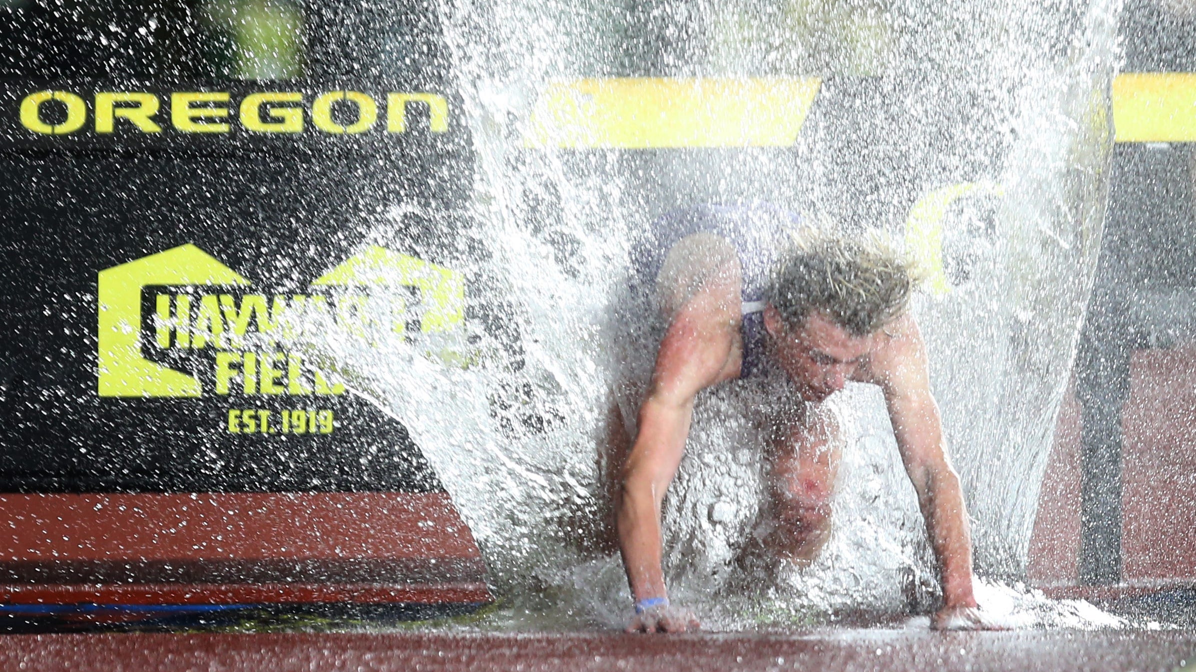 Oregon Relays, Day 1 UO Olympian gets challenged in steeplechase