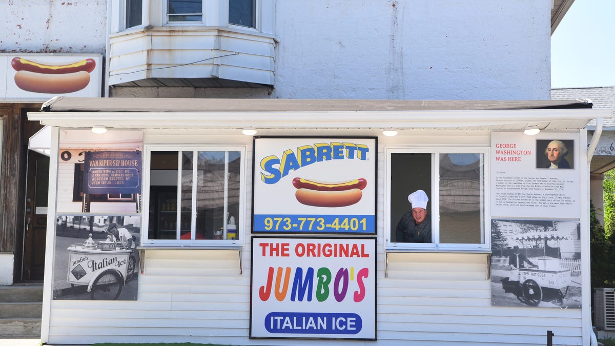 Owners of two Jumbo’s businesses involved in street fight on Clifton Avenue.