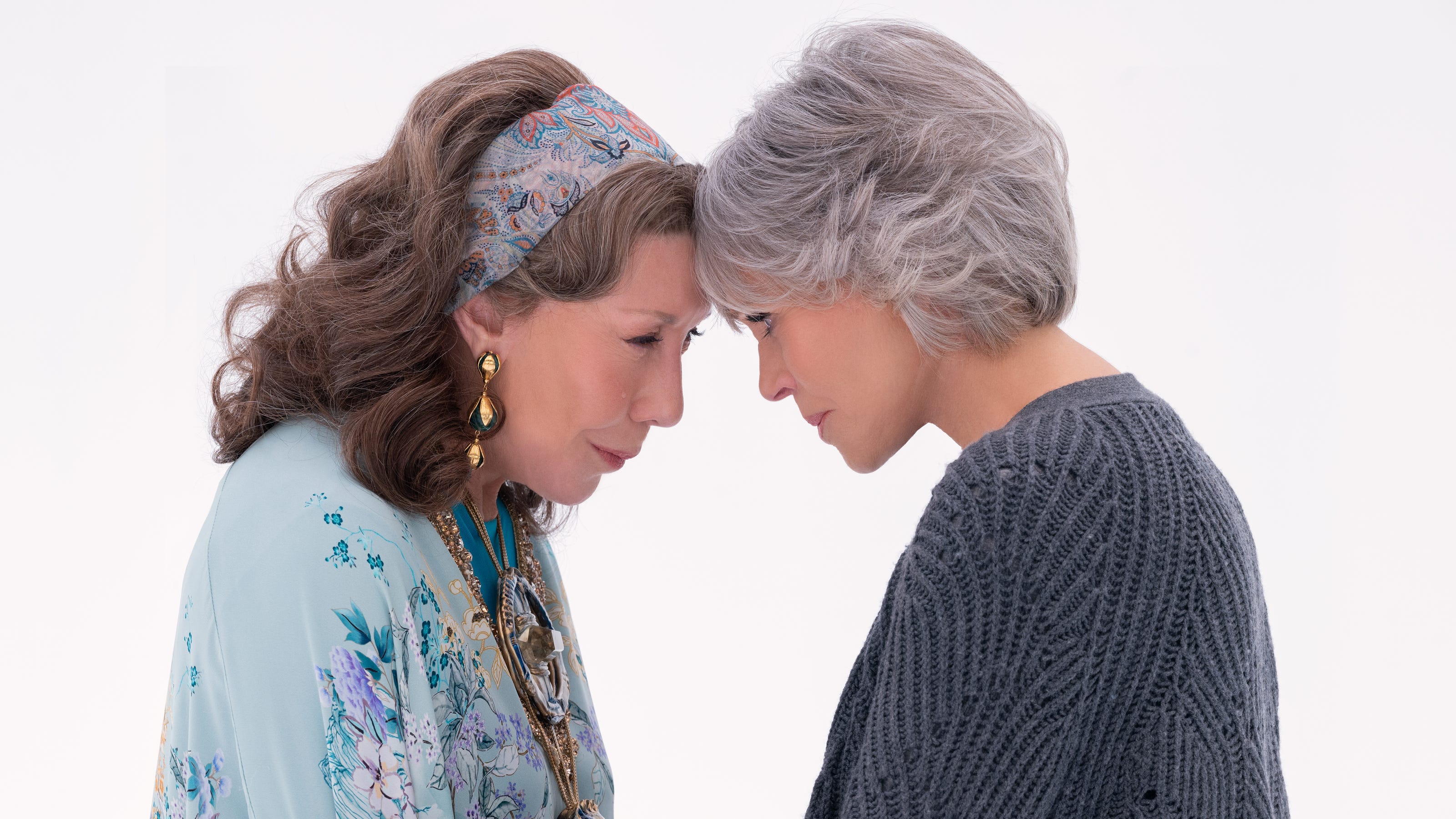 Grace And Frankie Finale Spoilers Dolly Parton S Appearance More