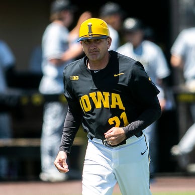 Iowa Baseball Holds Off Challenge By Illinois State At Home - %sitename