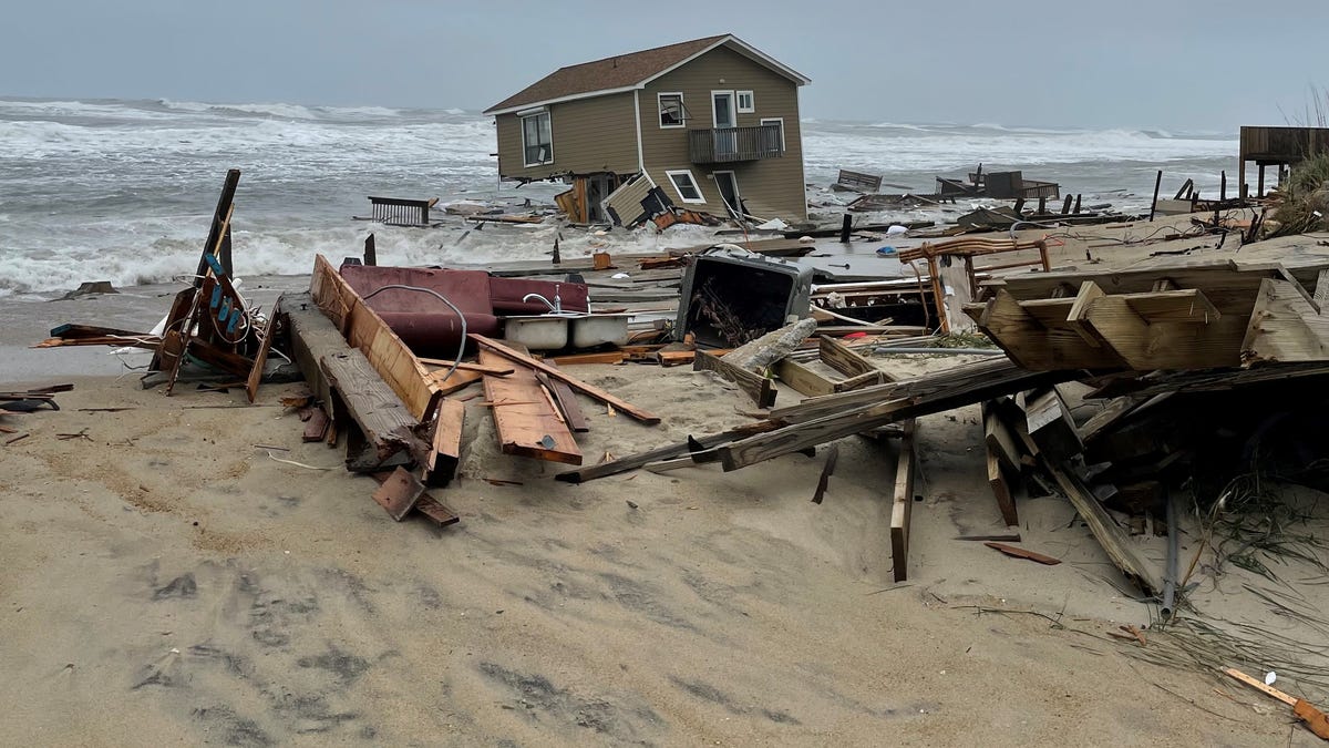 Image of a Collapsed house in Rodanthe, N.C.