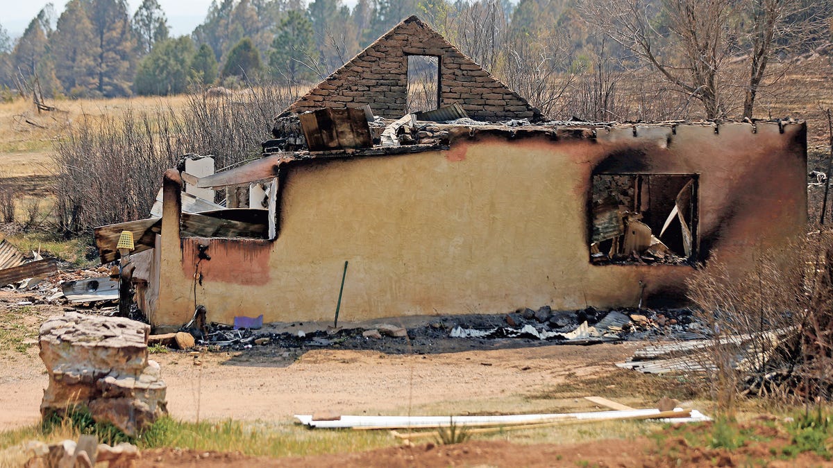 New Mexico Wildfire blazes as Biden declares area disaster zone