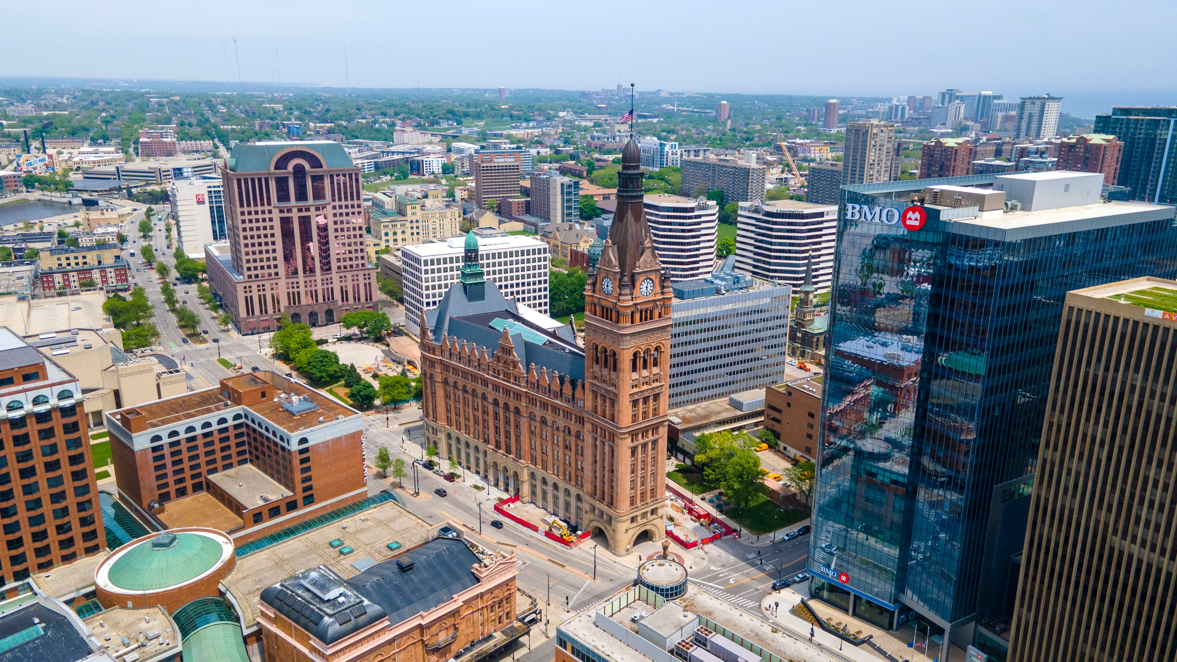 Milwaukee Set To Host 2024 RNC Rebecca Kleefisch Scott Walker React   5c5499c3 7891 4bd2 95be B1d2cca57de3 Milwaukee RNC Skyline City Hall 0084 