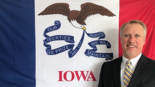 Todd Halbur, Mary Ann Hanusa are running for Iowa state auditor
