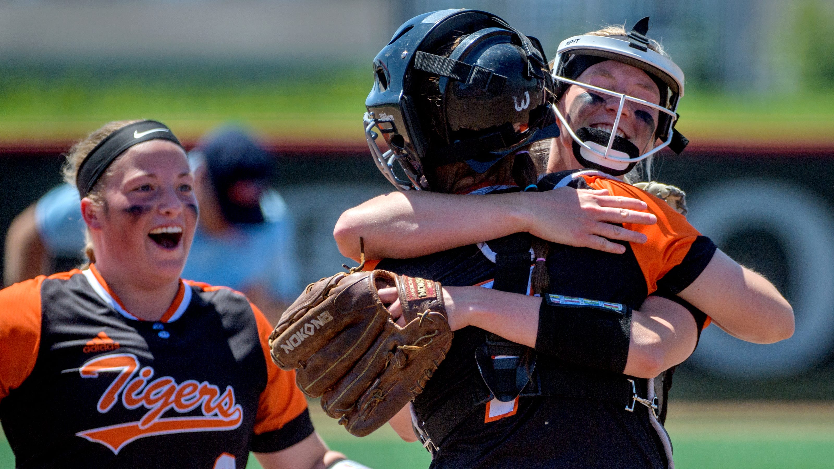 IHSA softball playoffs Illini Bluffs beats Newark in Class 1A semifinal